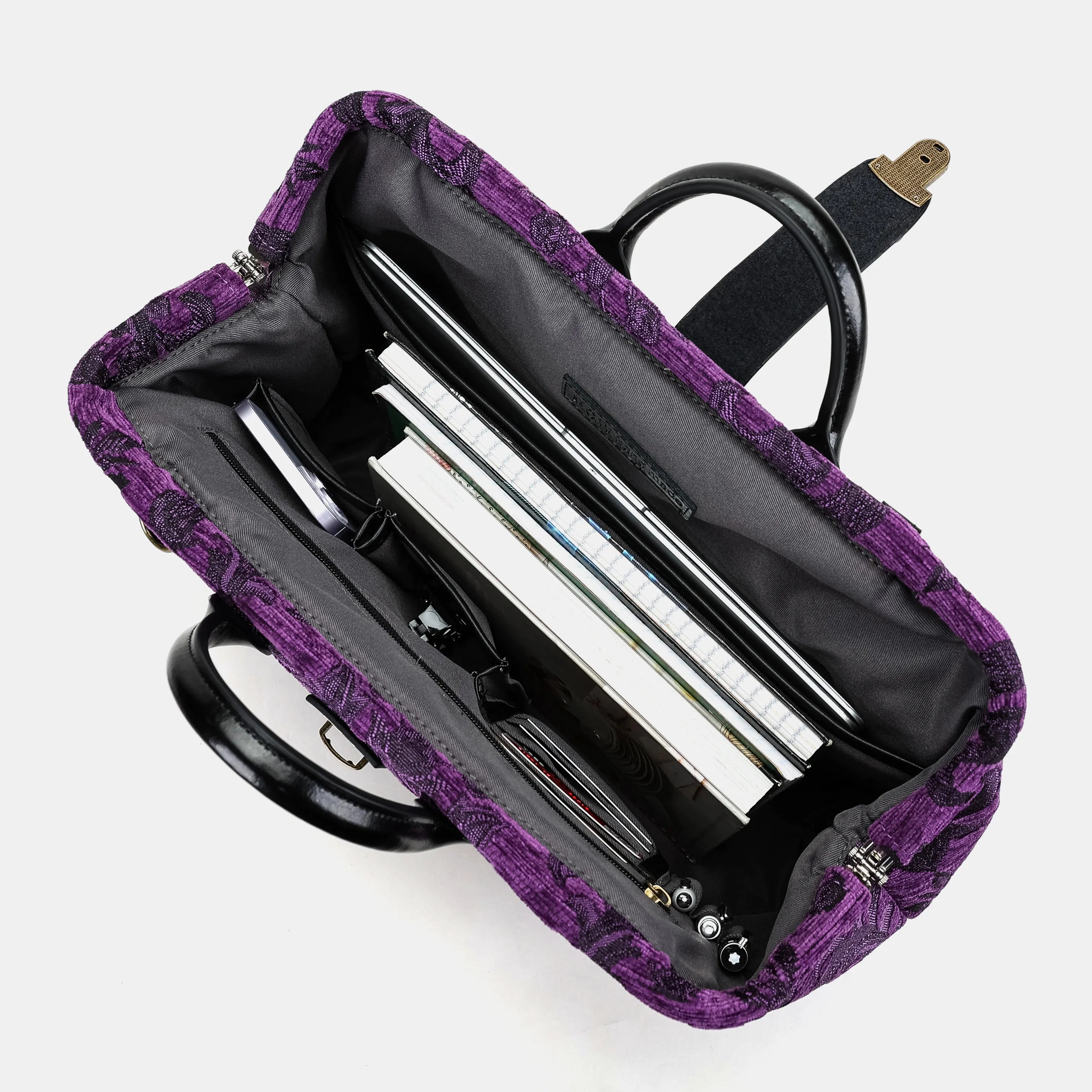 Victorian Blossom Purple Carpetbag of America in use