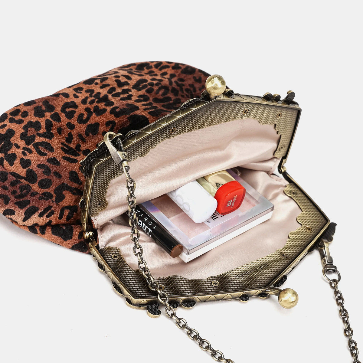Leopard Classic Chatelaine Purse Large Carpetbag of America in use