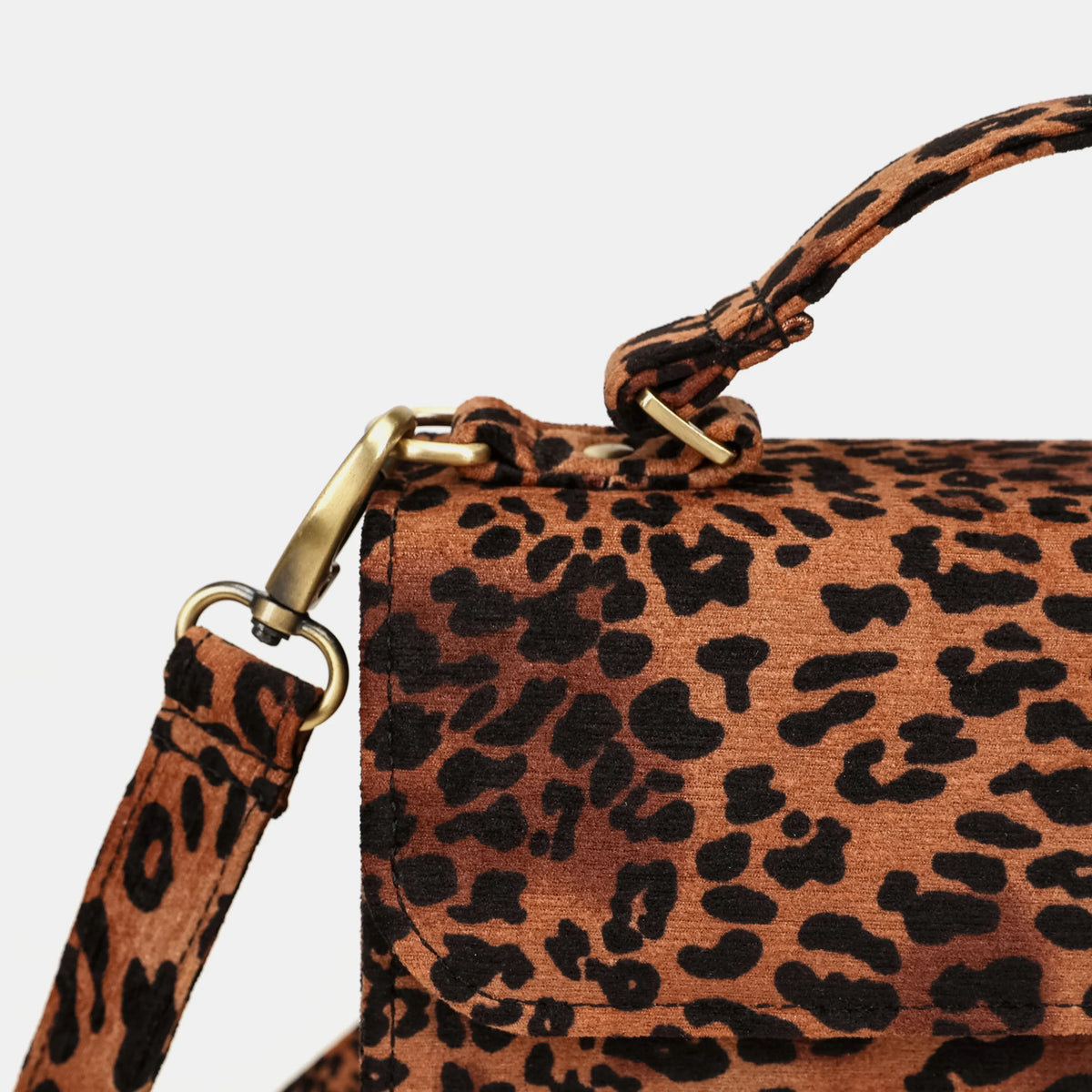 Leopard Classic Flap Satchel Carpetbag of America details