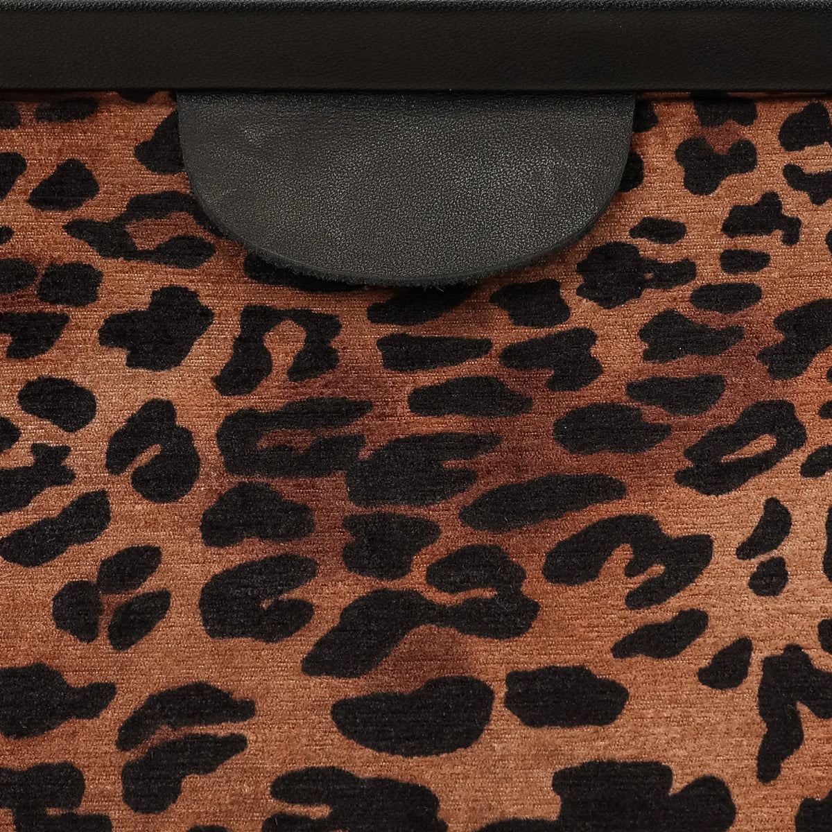 Leopard Classic Shoulder Bag Carpetbag of America details
