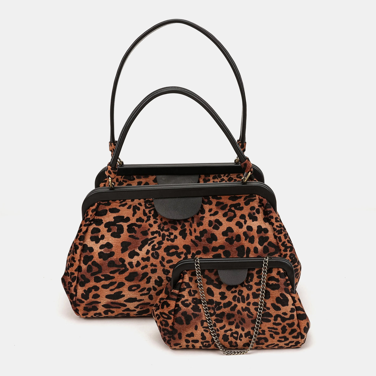 Leopard Classic Shoulder Bag Carpetbag of America collection