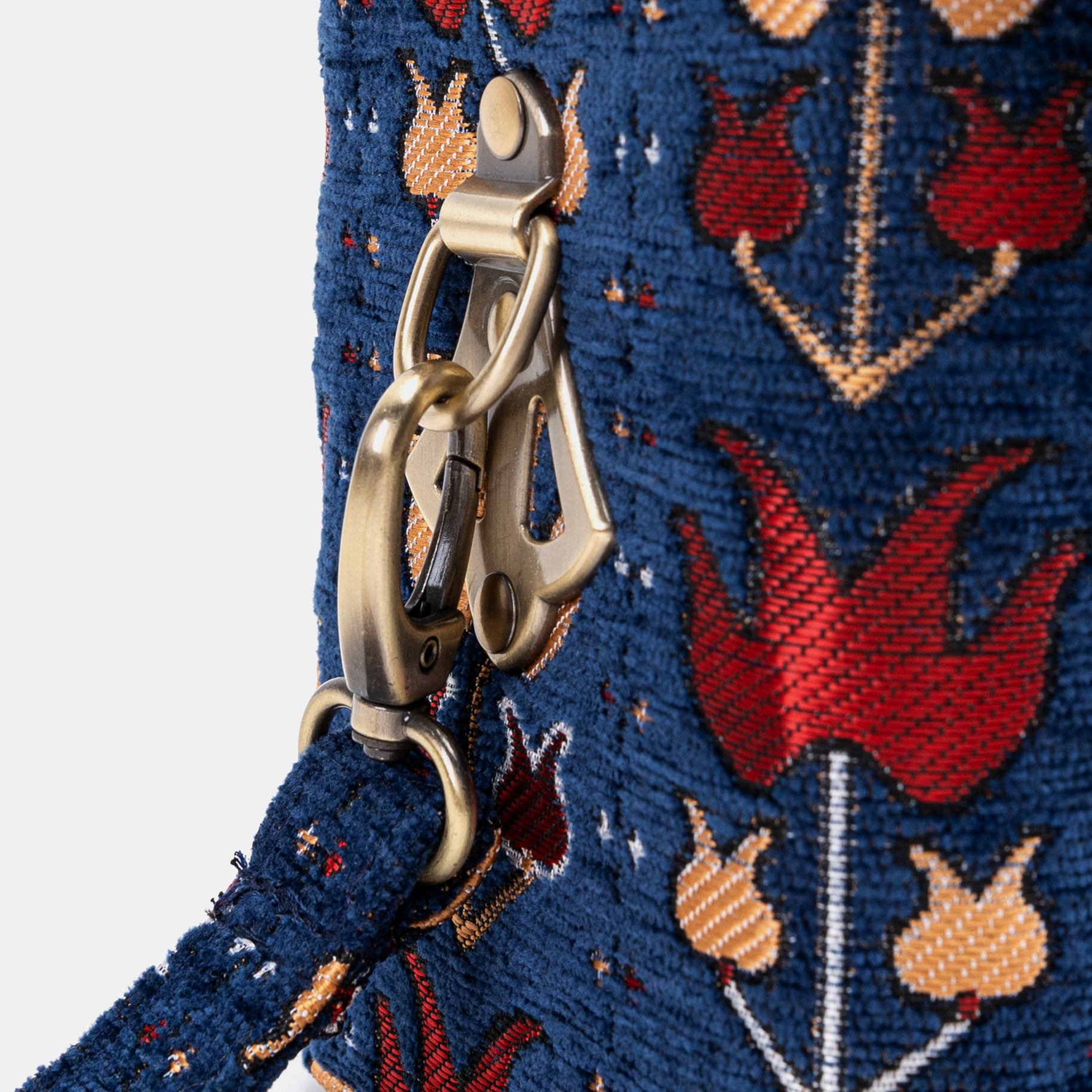 Poppy Bloom Clara Medium Train Case Purse of America clasp