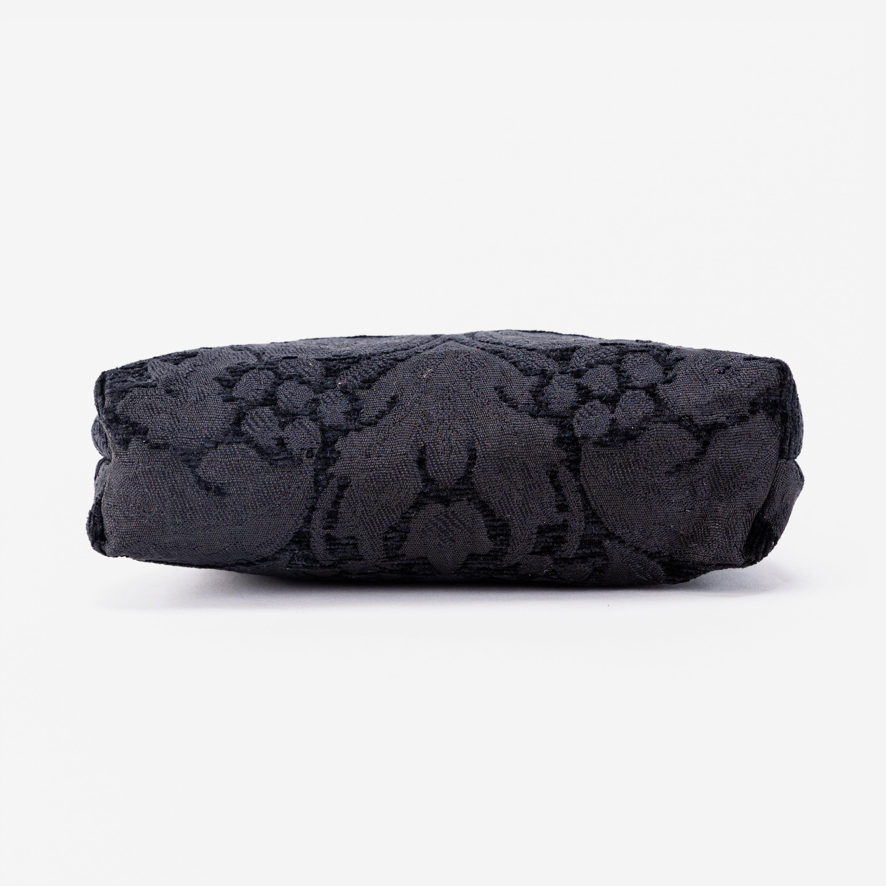 Victorian Blossom Black Alma  Carpet Bag of America bottom