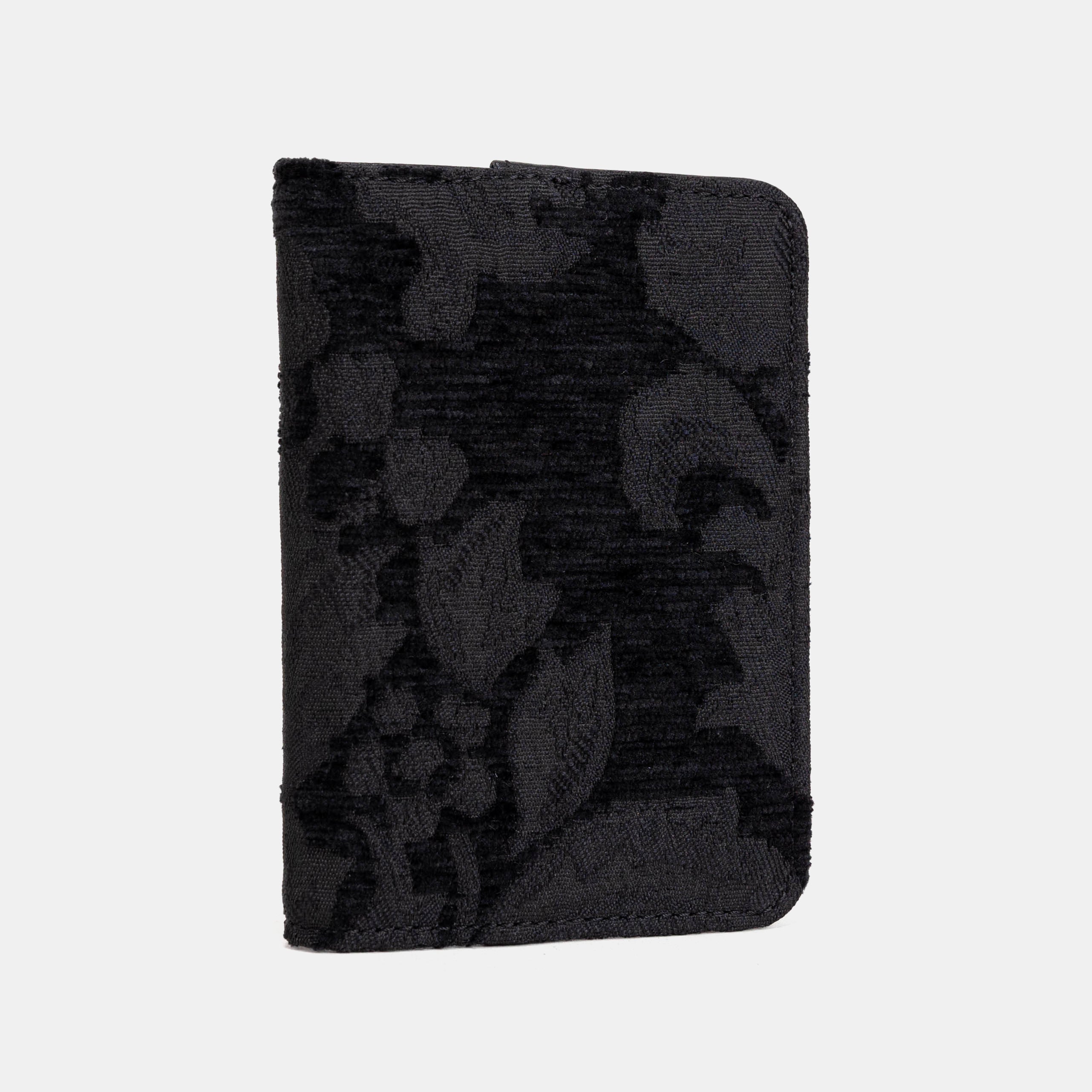 Victorian Blossom blk/blk Passport Cover