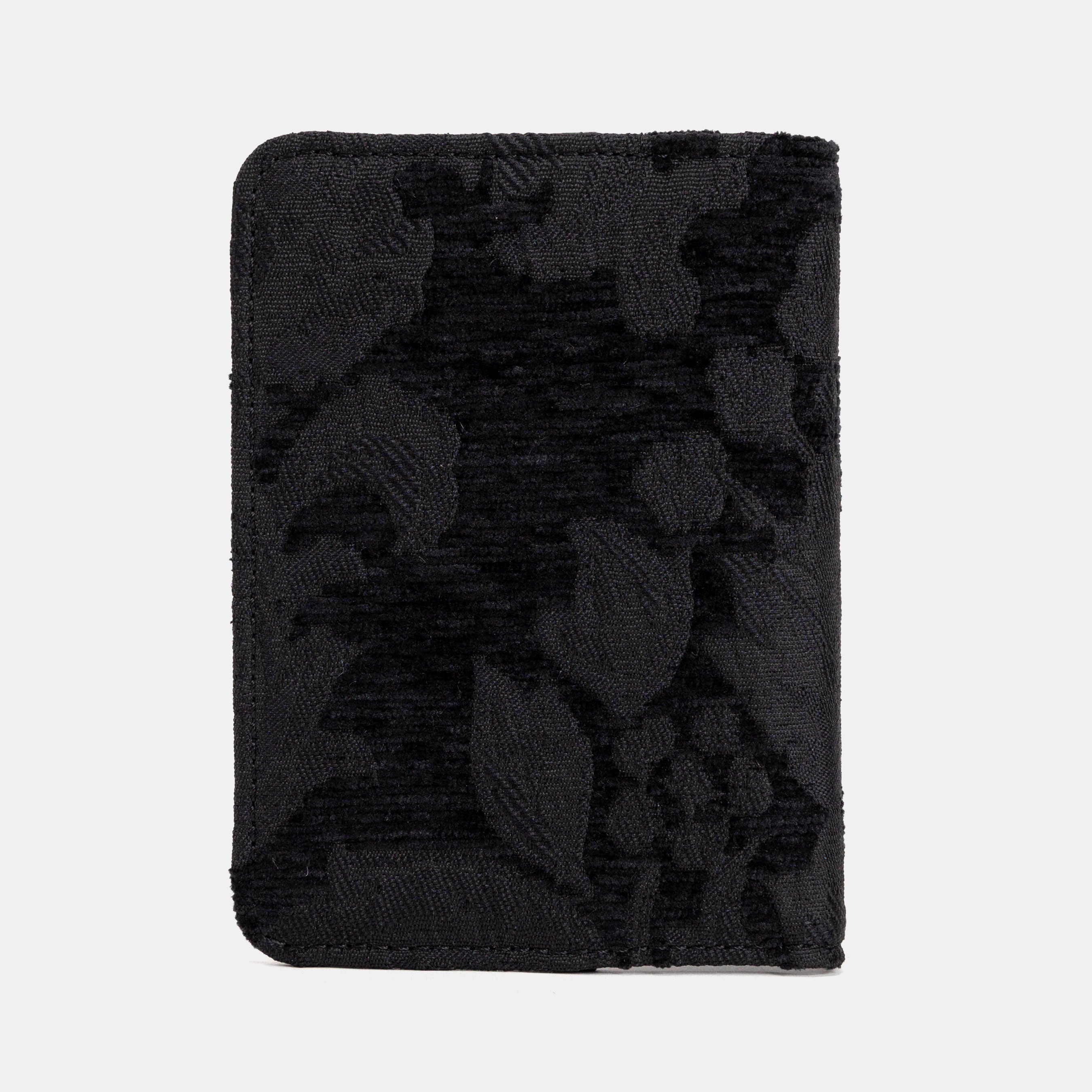 Victorian Blossom blk/blk Passport Cover