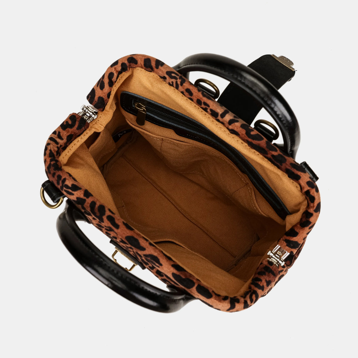 Leopard Classic Everyday Backpack Carpetbag of America inside