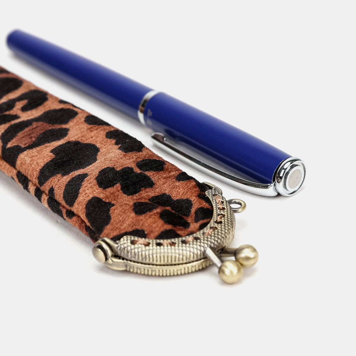 Leopard Classic Solo Pen Case of Carpetbag America metal frame