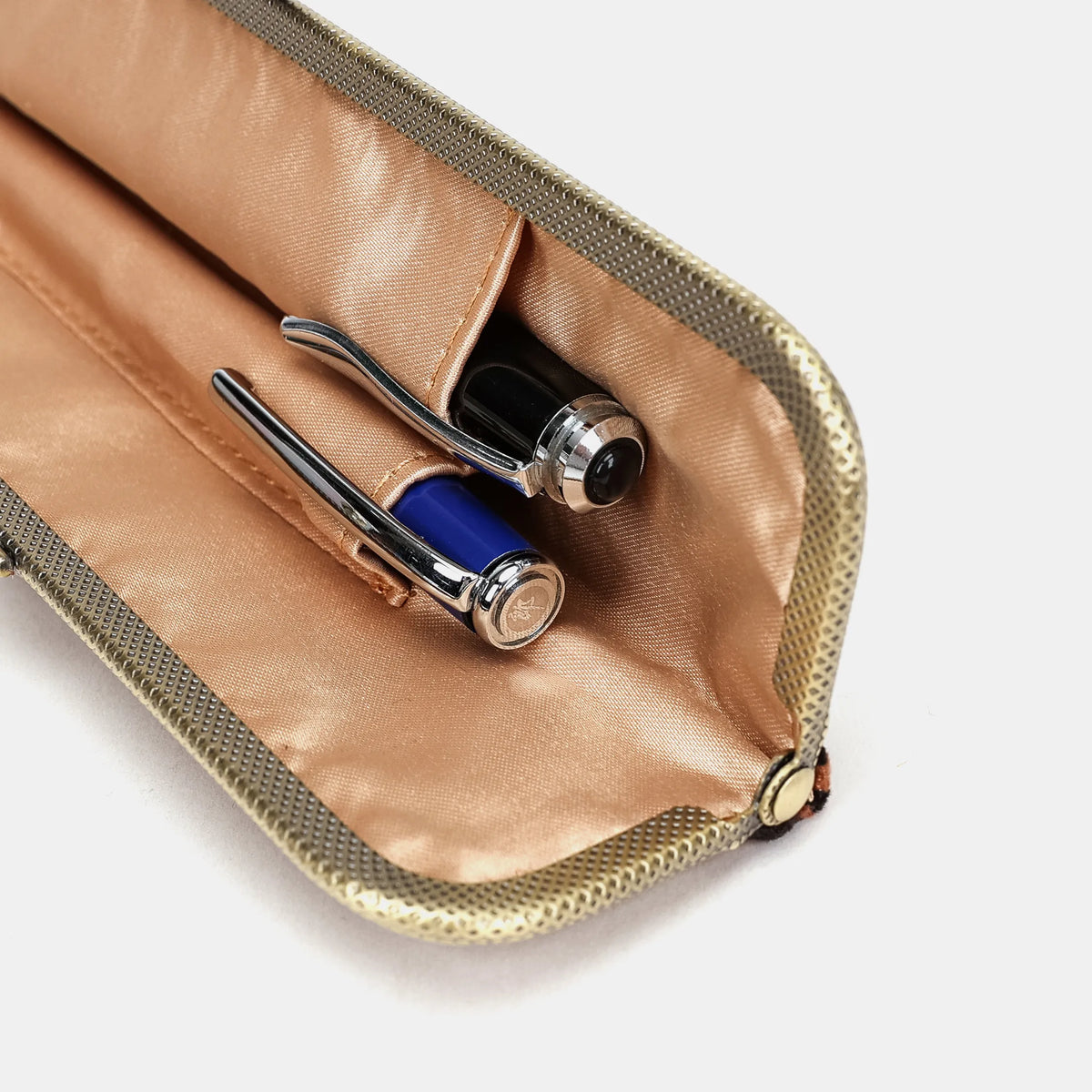 Leopard Classic Duo Pen Case Carpetbag of America details