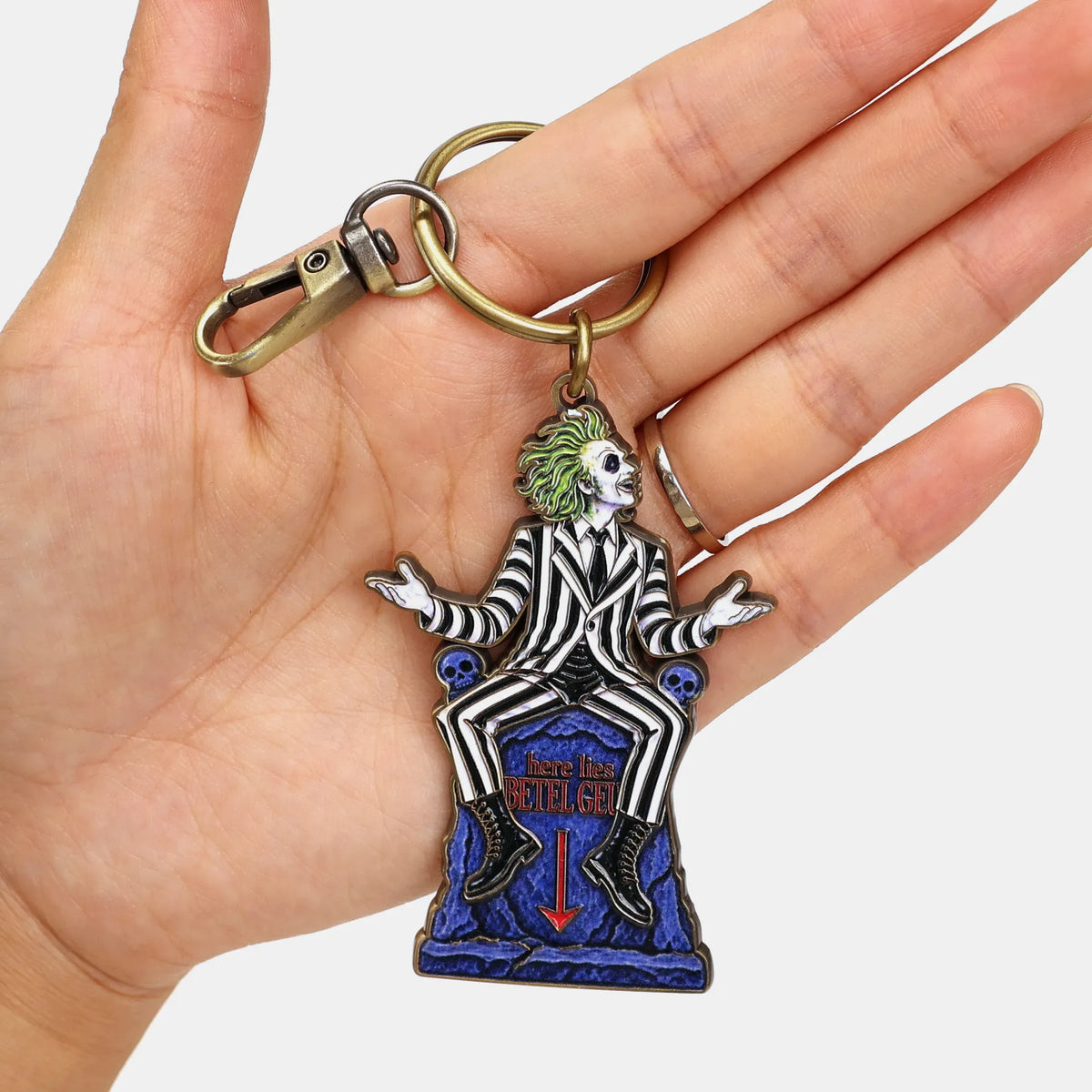 Build Your Own Beetlejuice-Inspired Charm Keychain | MCW one piece