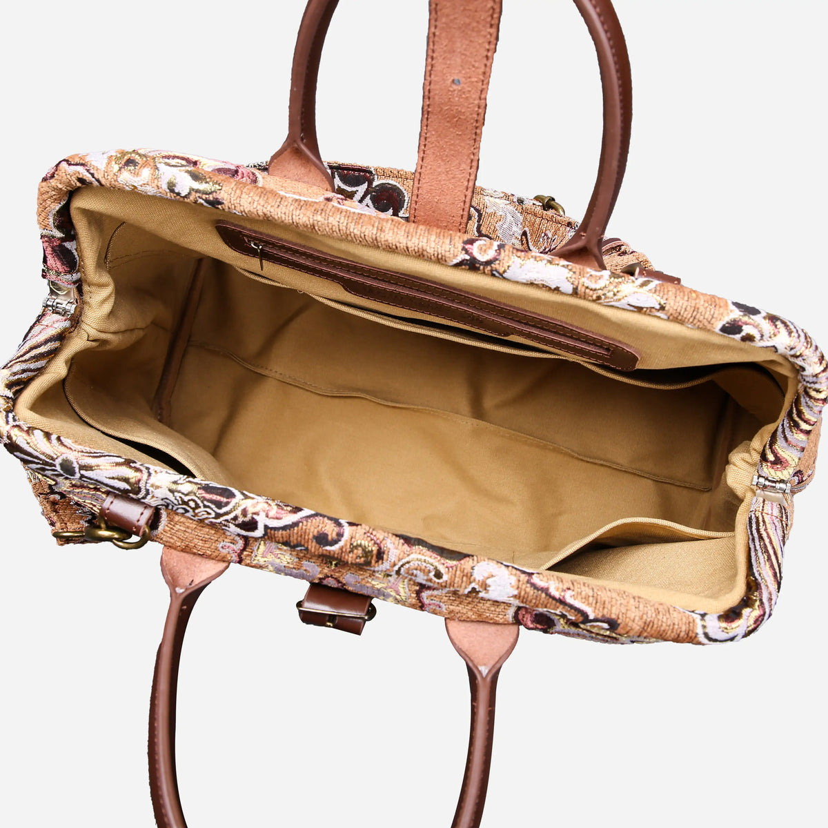 Chateau Nostalgia Brown Mary Poppins Weekender Carpetbag of America open