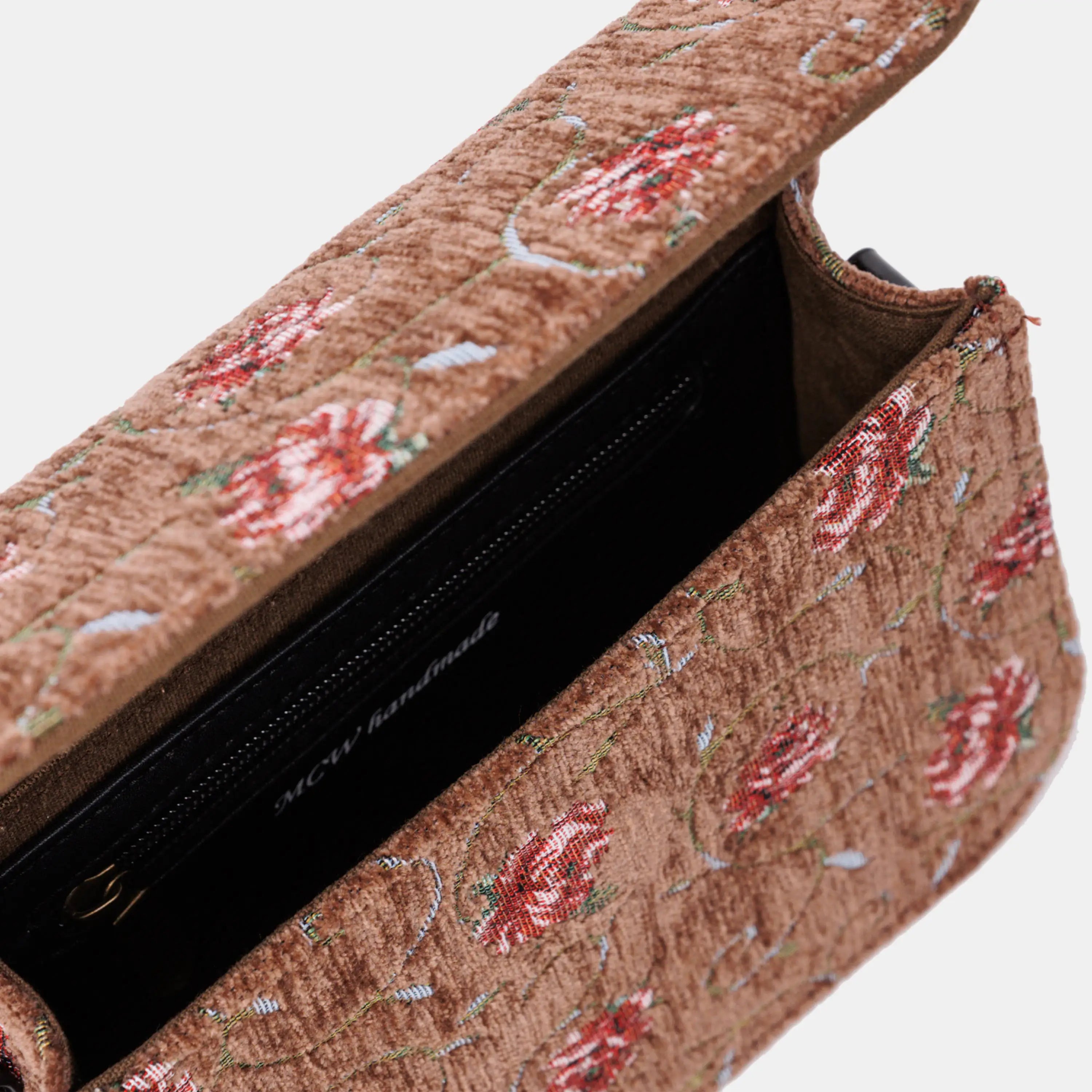 Climbing Rose Flap Crossbody Bag carpet bag of America details
