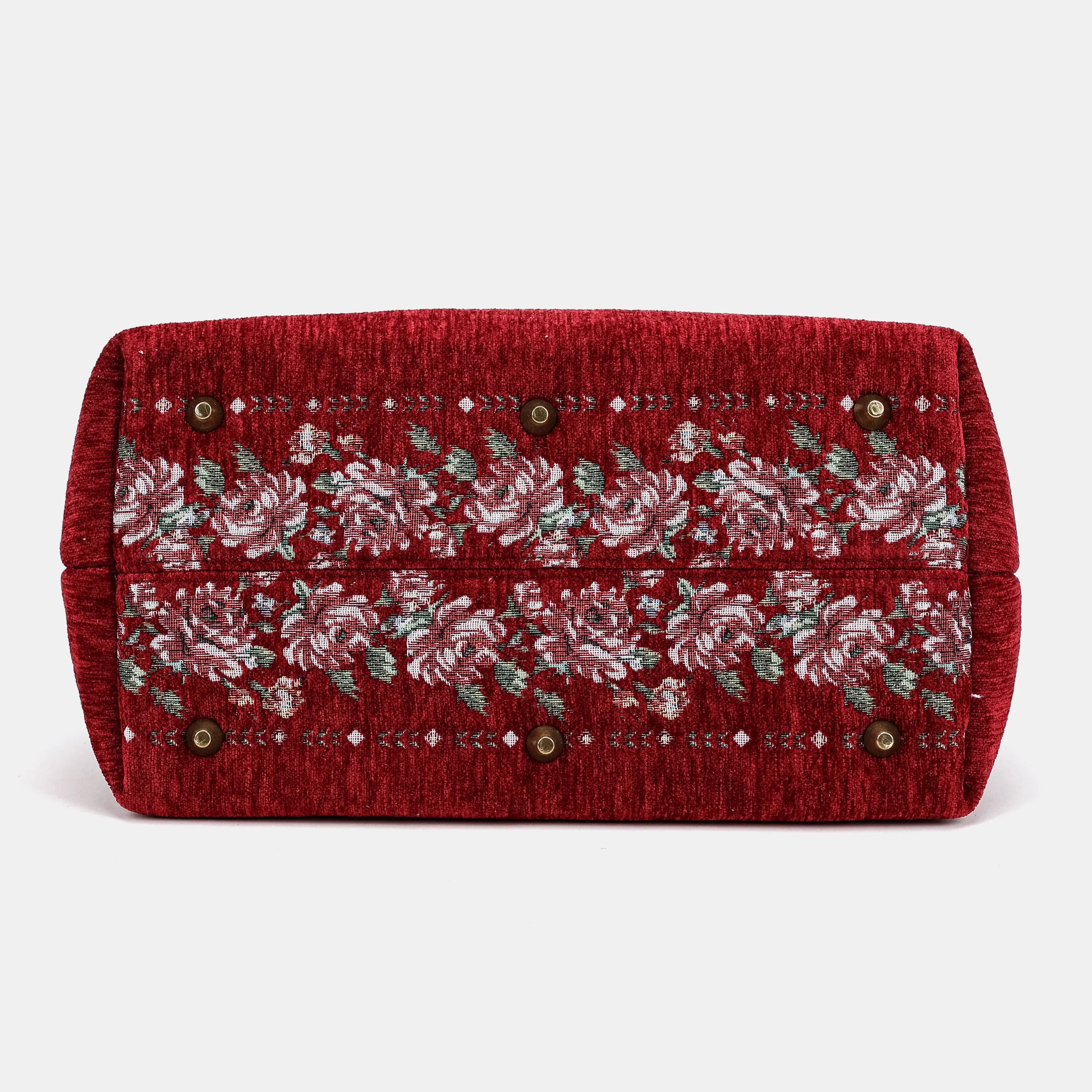 Climbing Rose Red | Carpet Handbag Purse of America bottom
