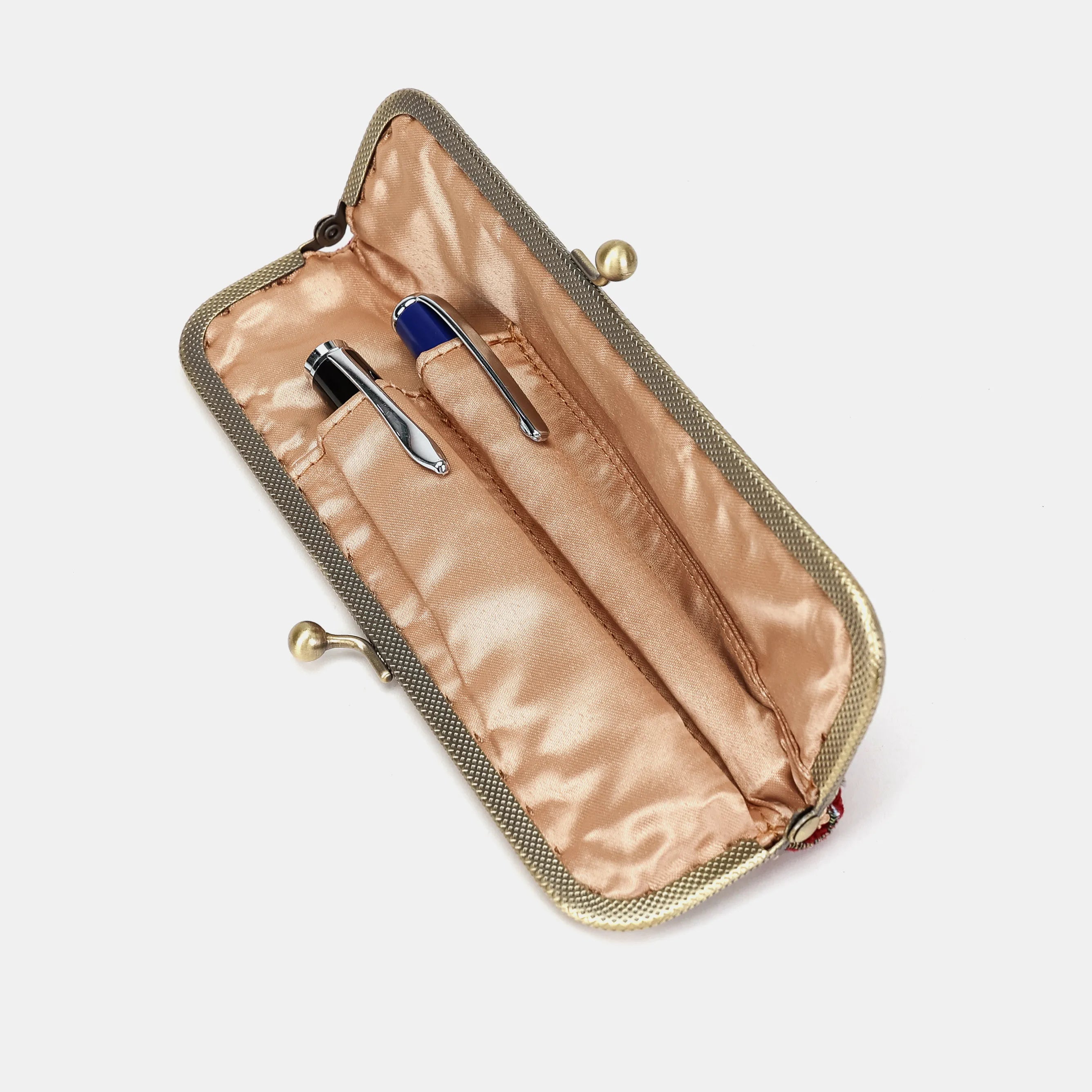 Climbing Rose Red Duo Pen Case Carpetbag of America inside