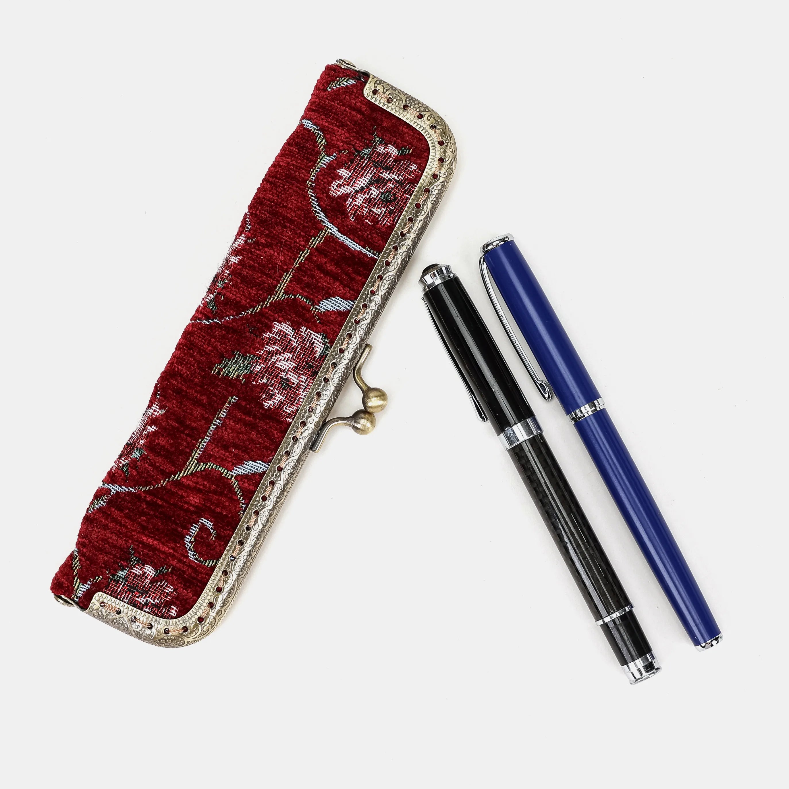 Climbing Rose Red Duo Pen Case Carpetbag of America main