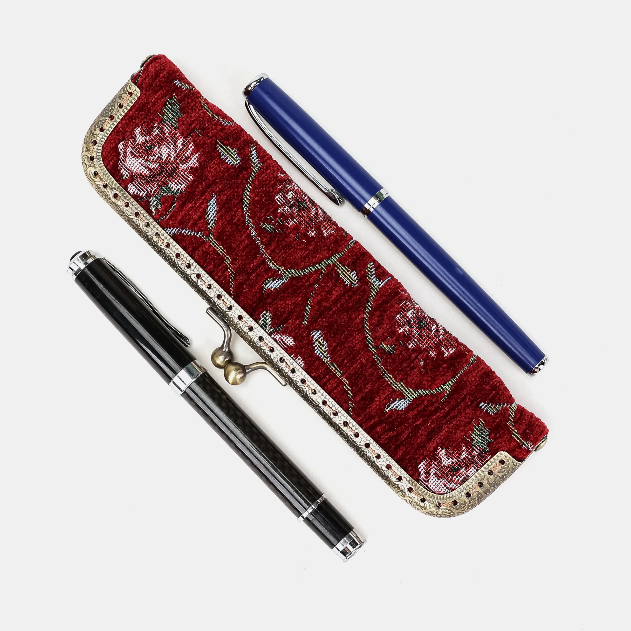Climbing Rose Red Duo Pen Case Carpetbag of America side