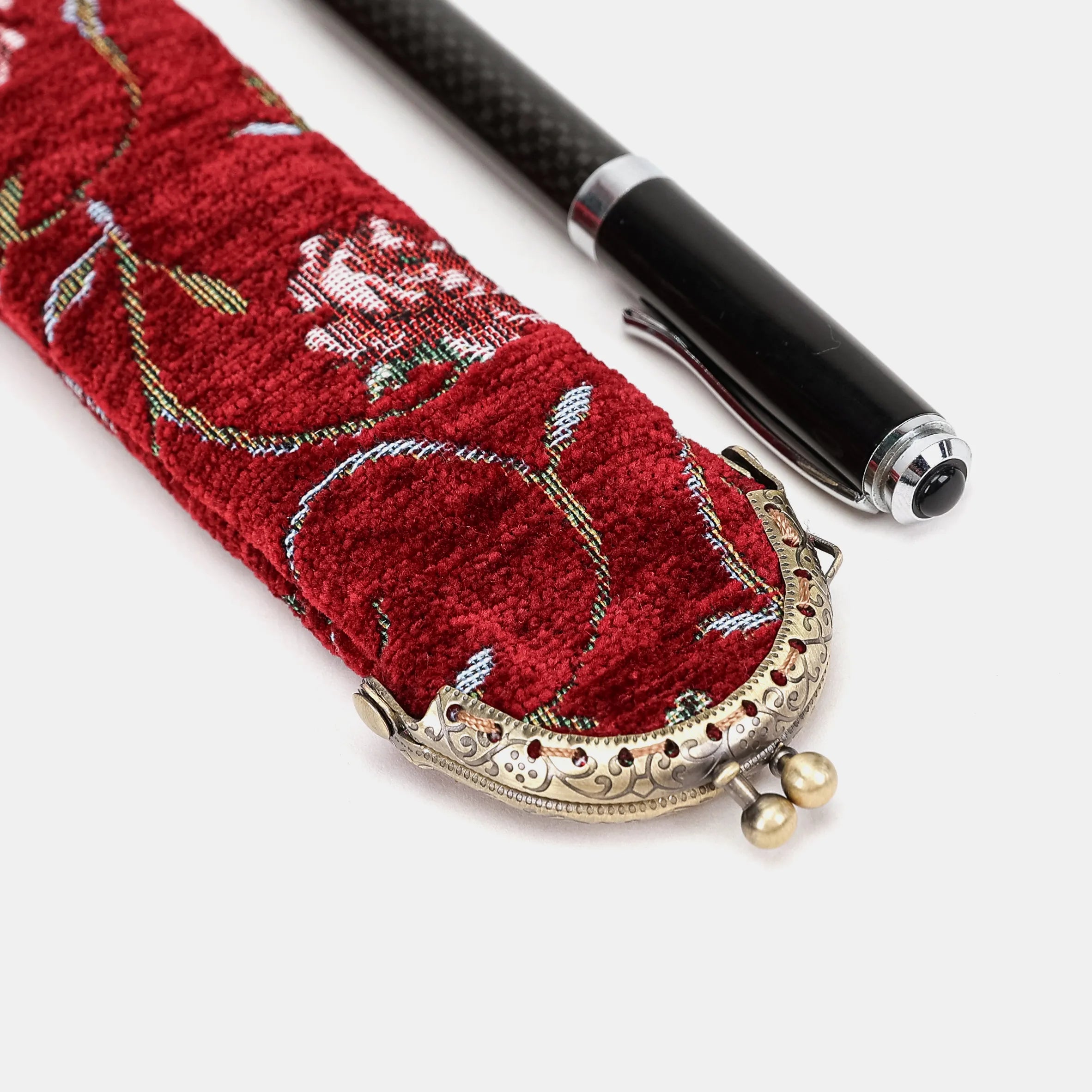 Climbing Rose Red Solo Pen Case Carpetbag of America metal frame