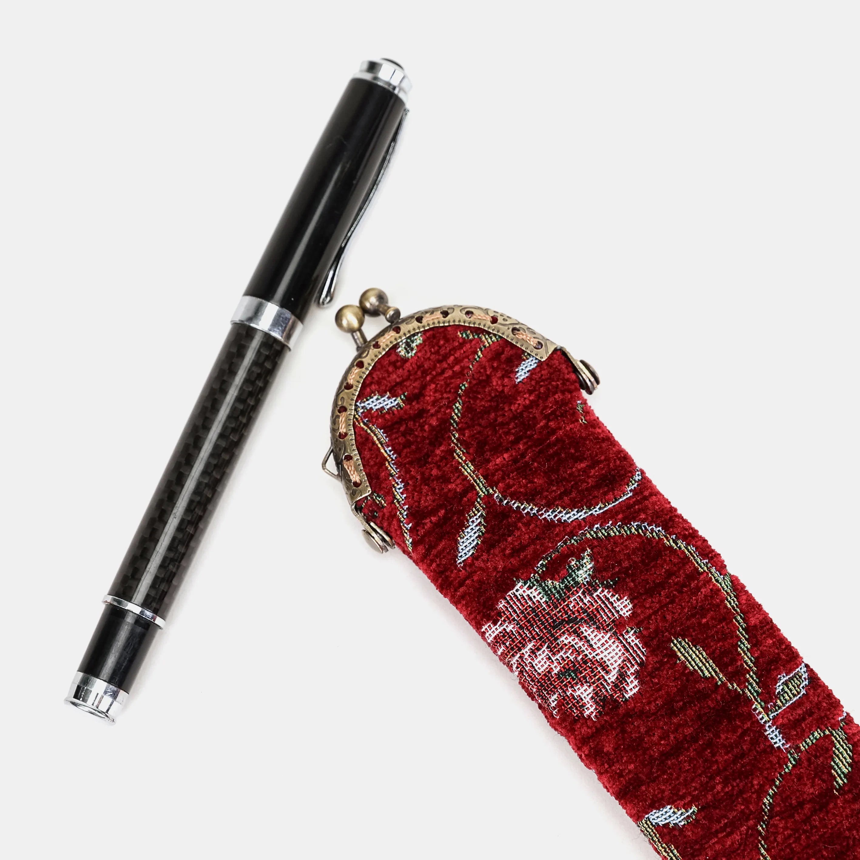 Climbing Rose Red Solo Pen Case Carpetbag of America with pen