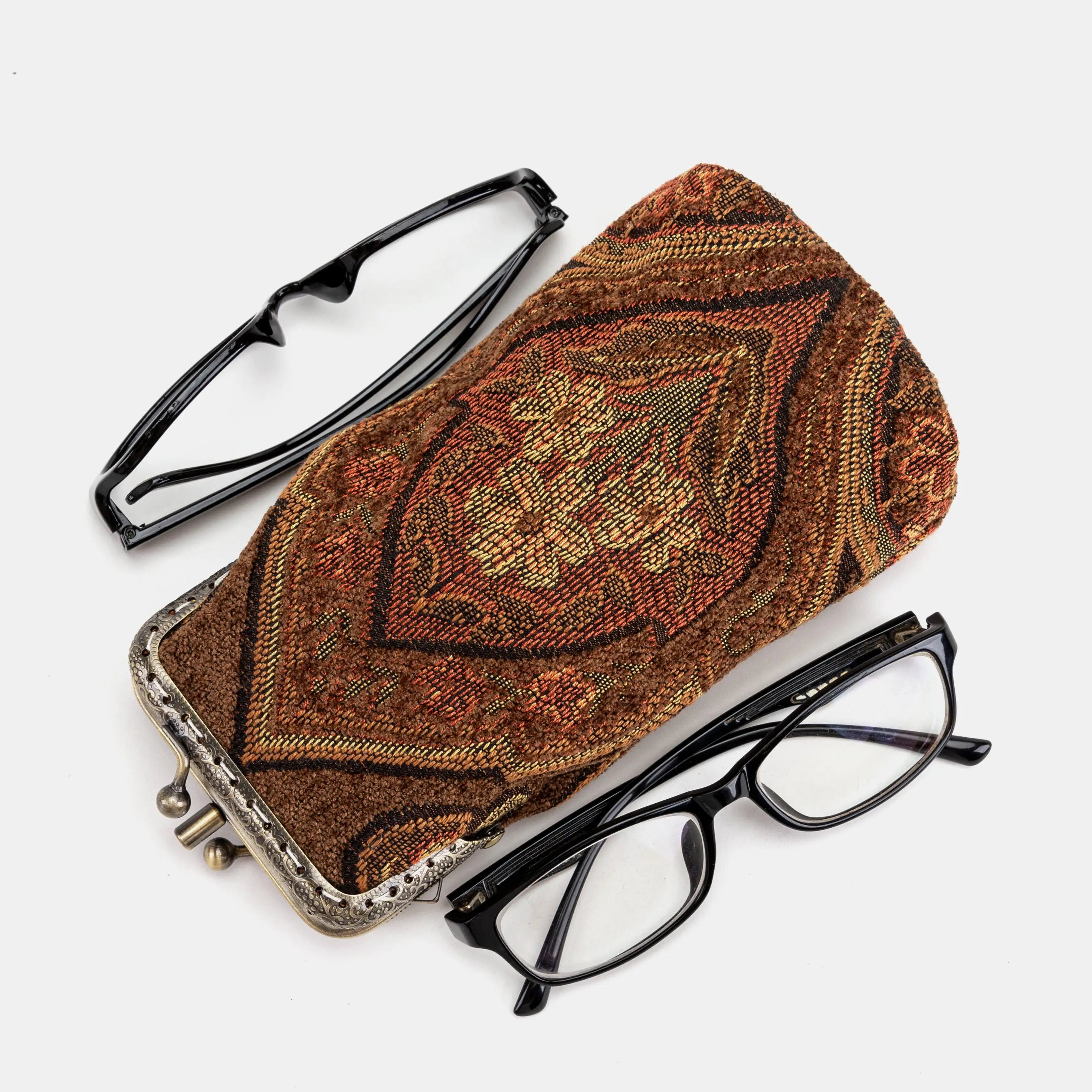 Damask D. Brown Carpet Eyeglasses Case of America  in use