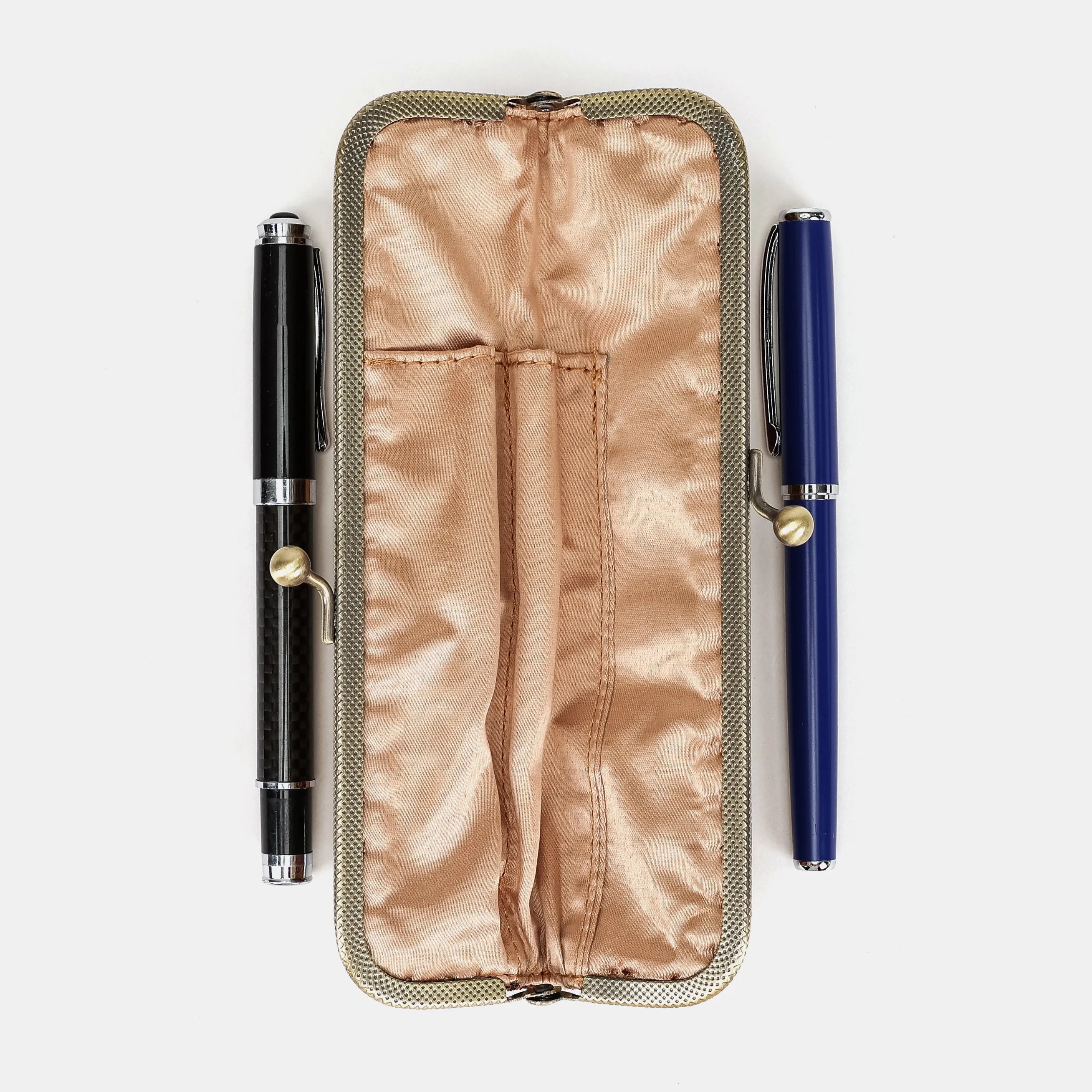 Damask D. Brown Duo Pen Case Carpetbag of America open