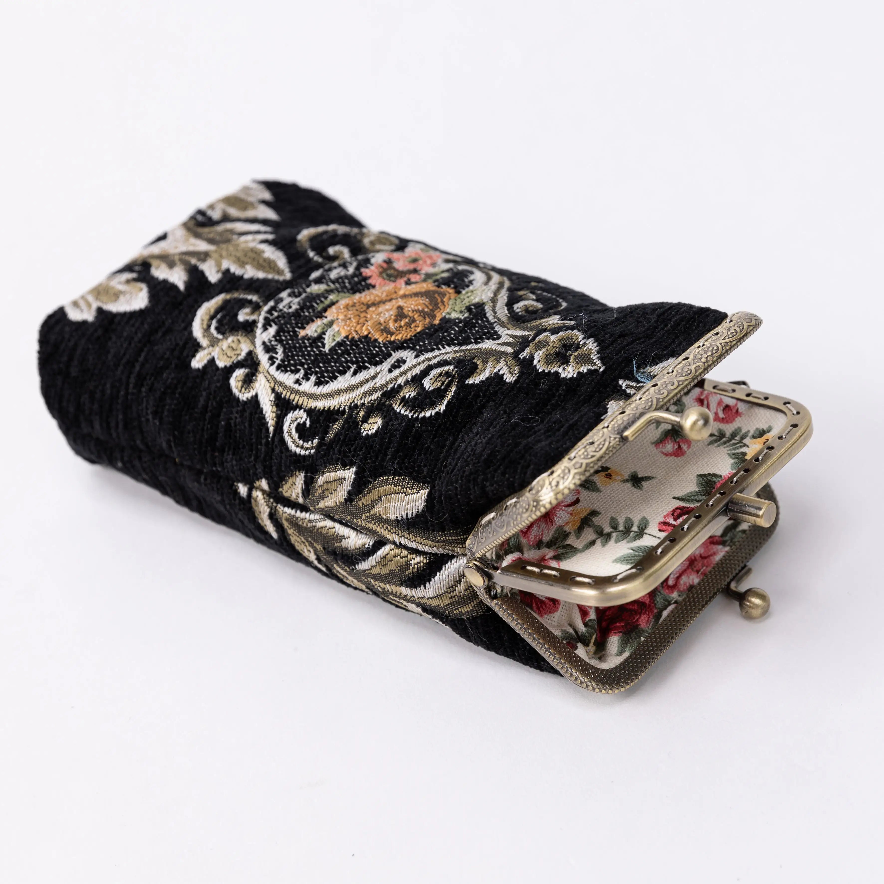 Eternal Elegance Black Carpet Eyeglasses Case of America the metal clamp opens-1