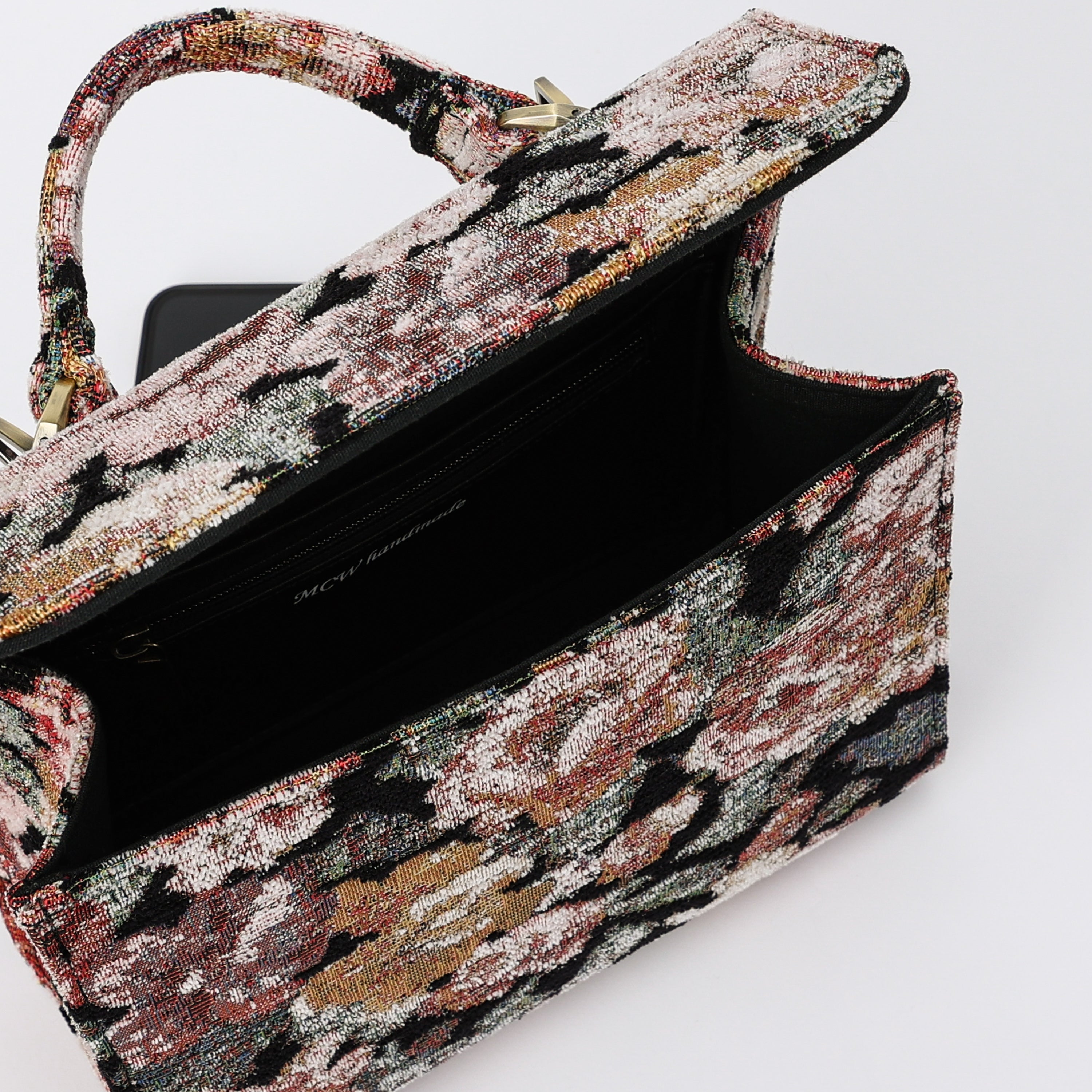 Floral Rose Flap Satchel Carpetbag of America opening