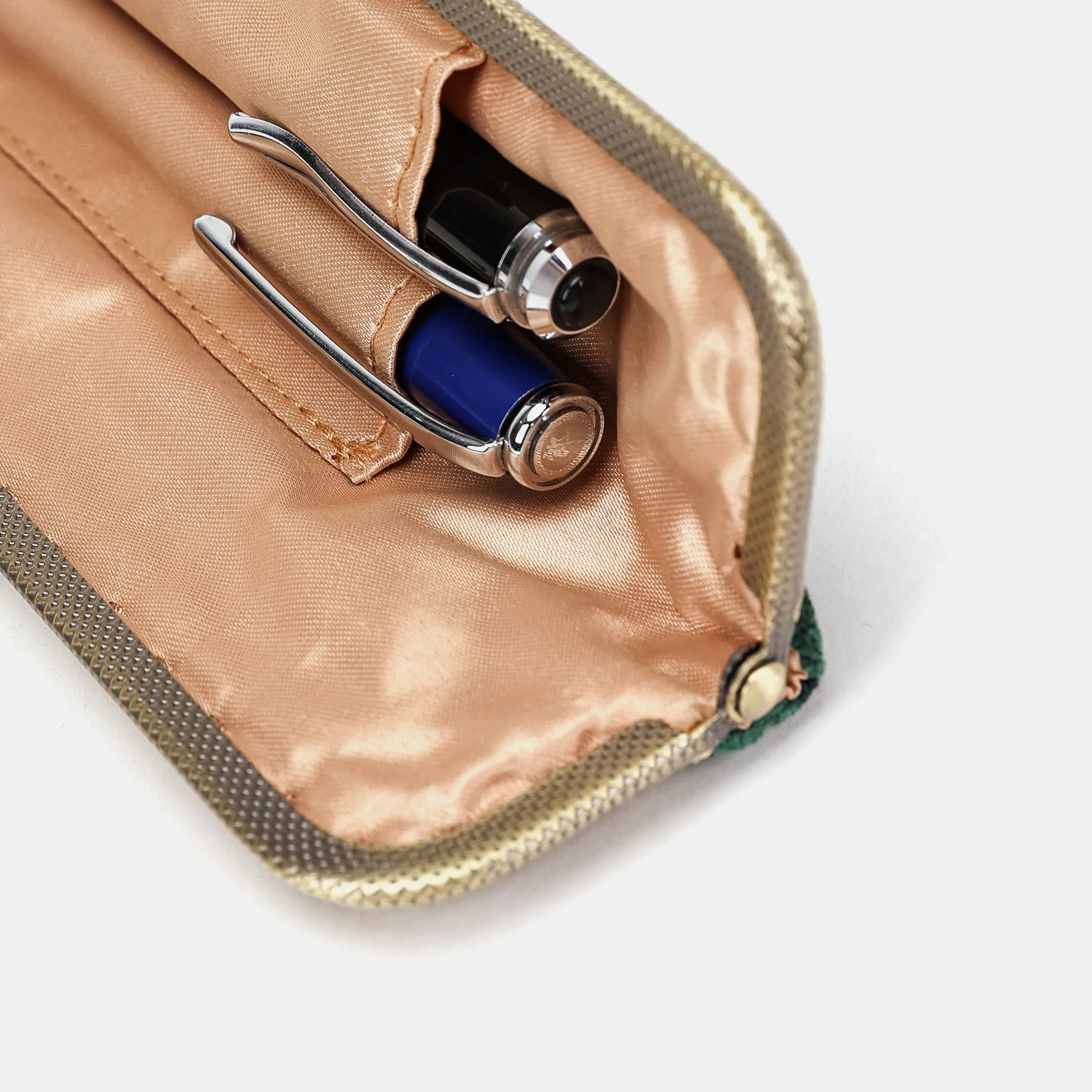 Hunter Green Duo Pen Case Carpetbag of America detail