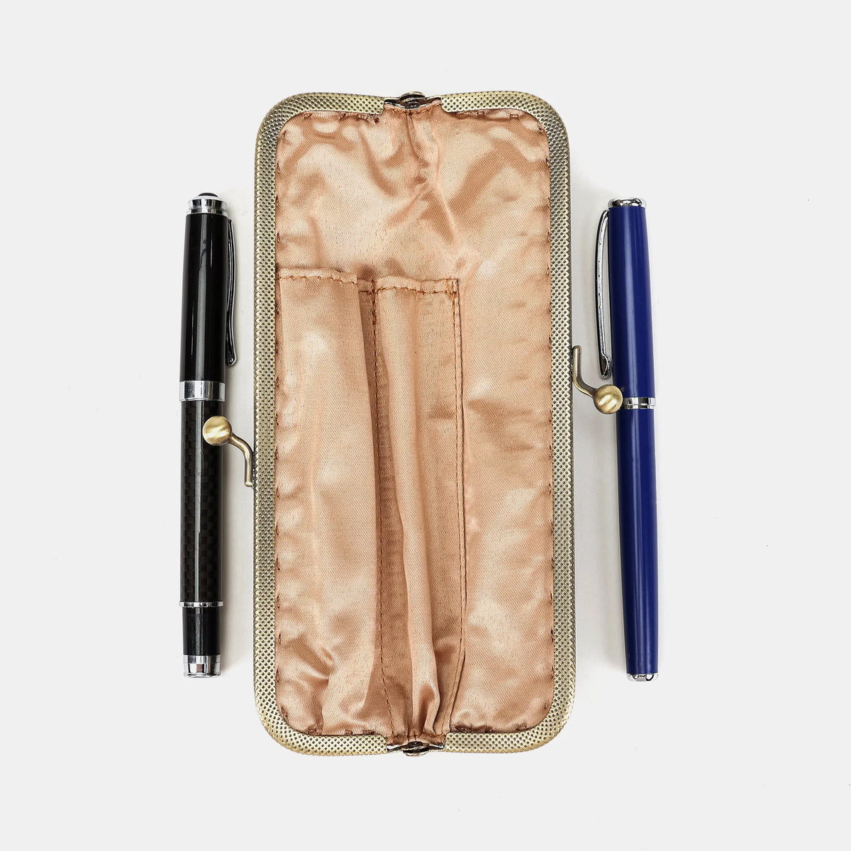 Hunter Green Duo Pen Case Carpetbag of America open