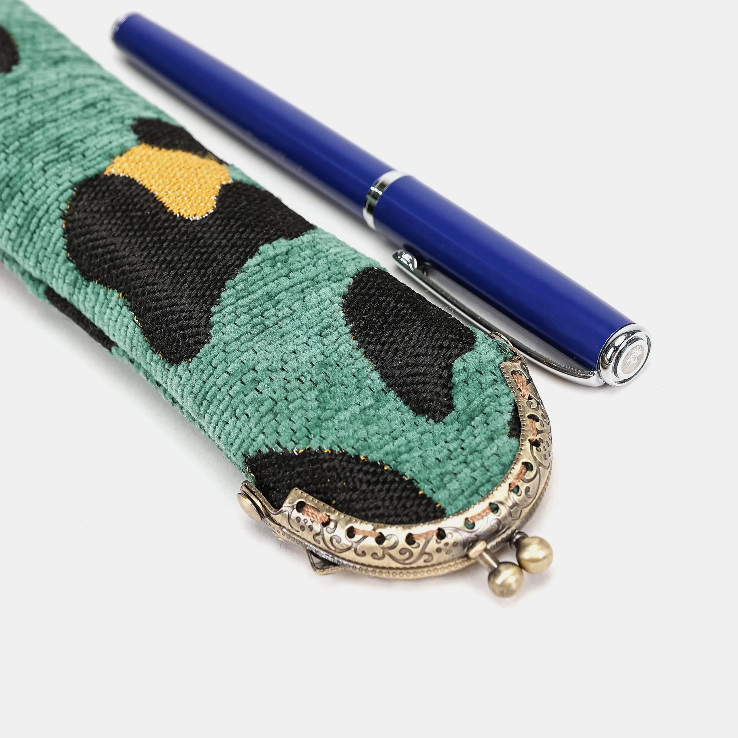Leopard Green Solo Pen Case Carpetbag of America metal frame