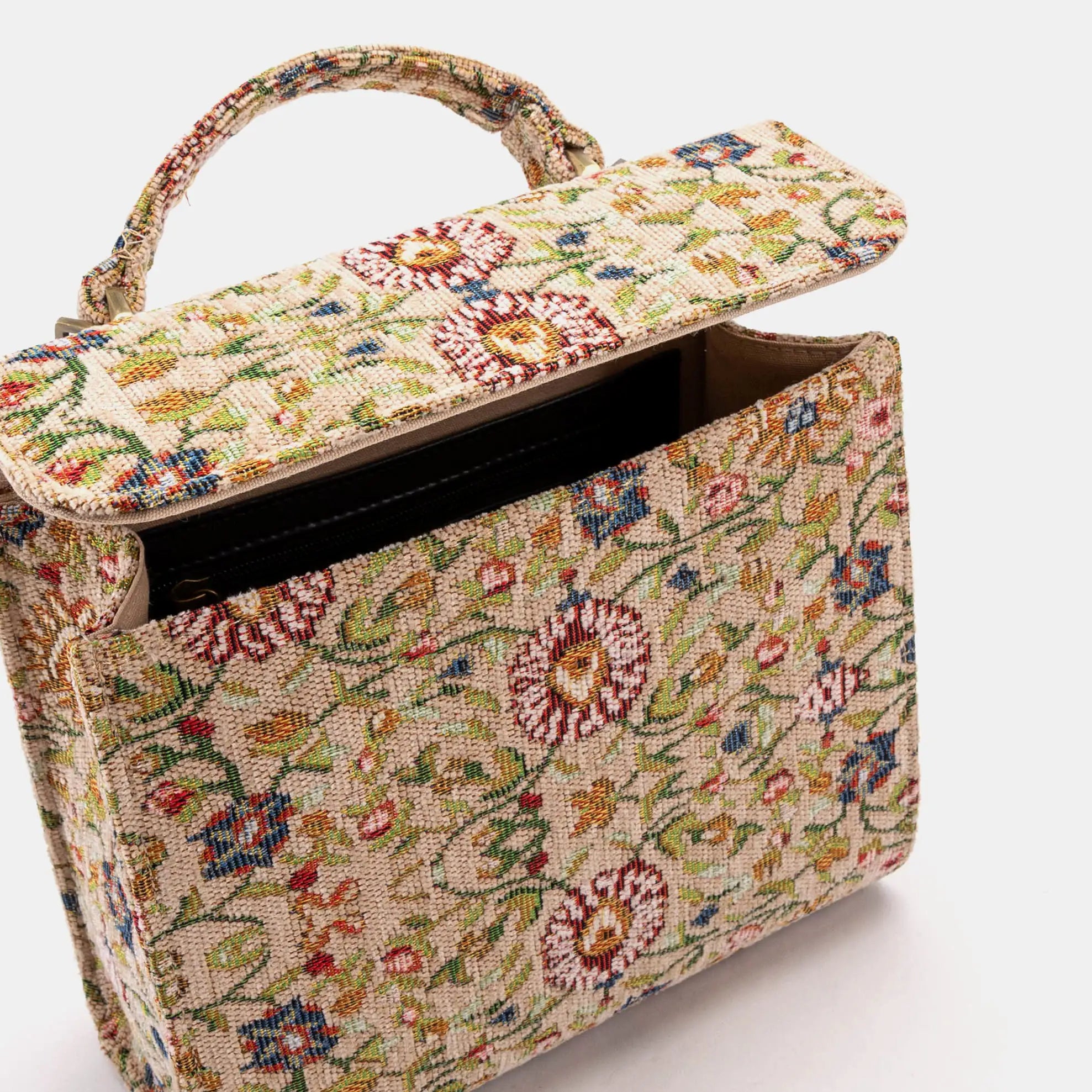 Oriental Beige Flap Satchel Carpetbag of America opening