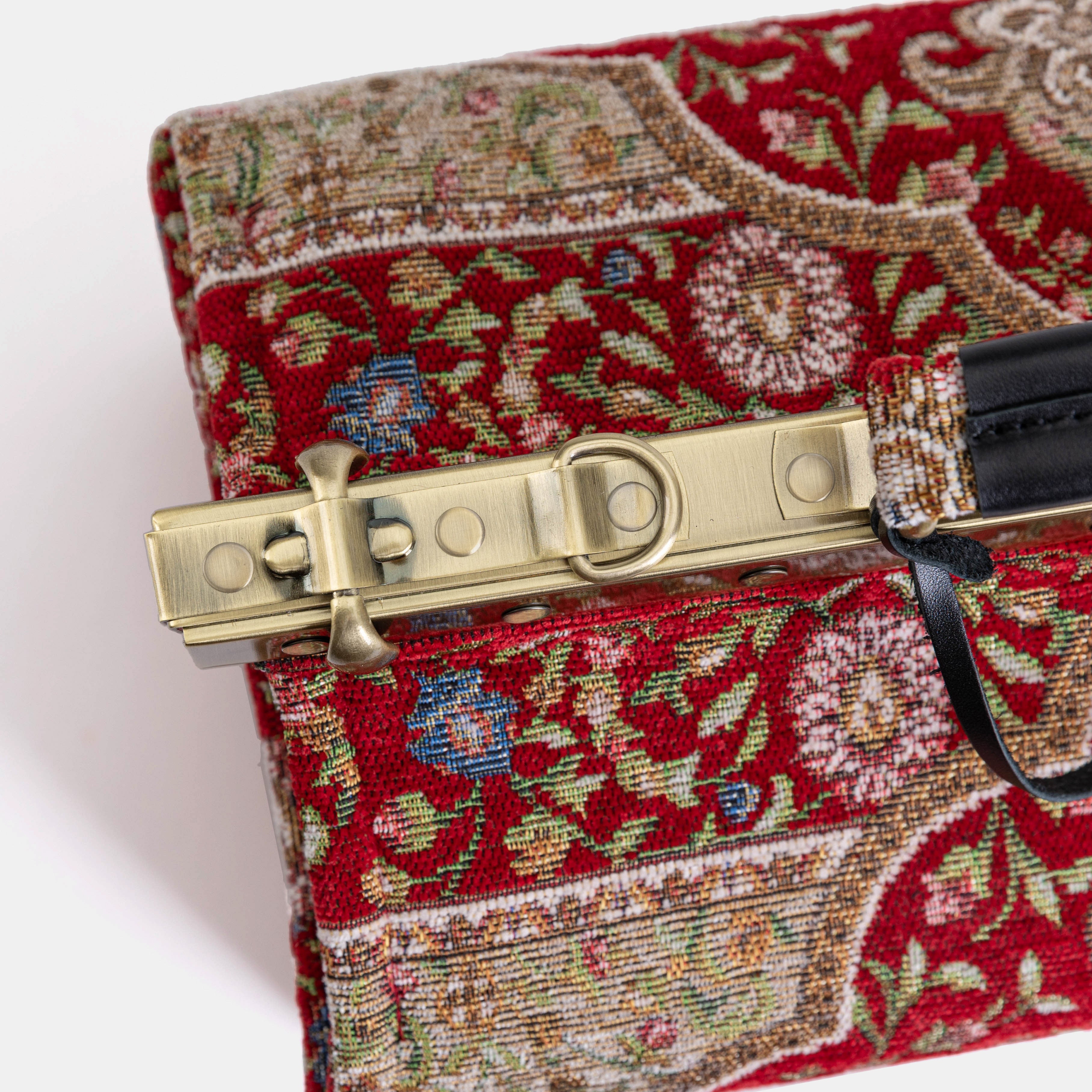 Oriental Red Genevieve Carpet Gladstone Bag of America frame