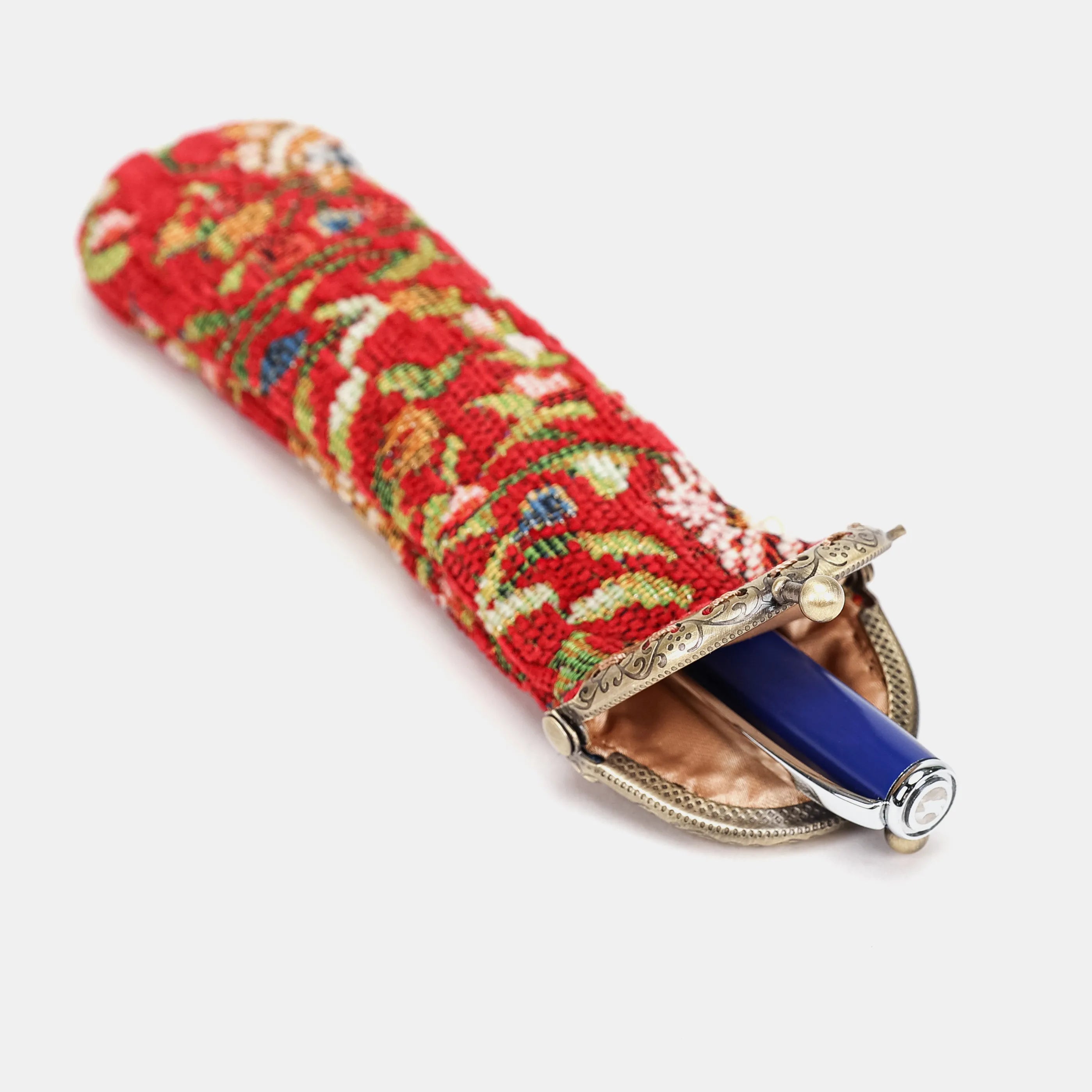 Oriental Red Solo Pen Case Carpetbag of America in use