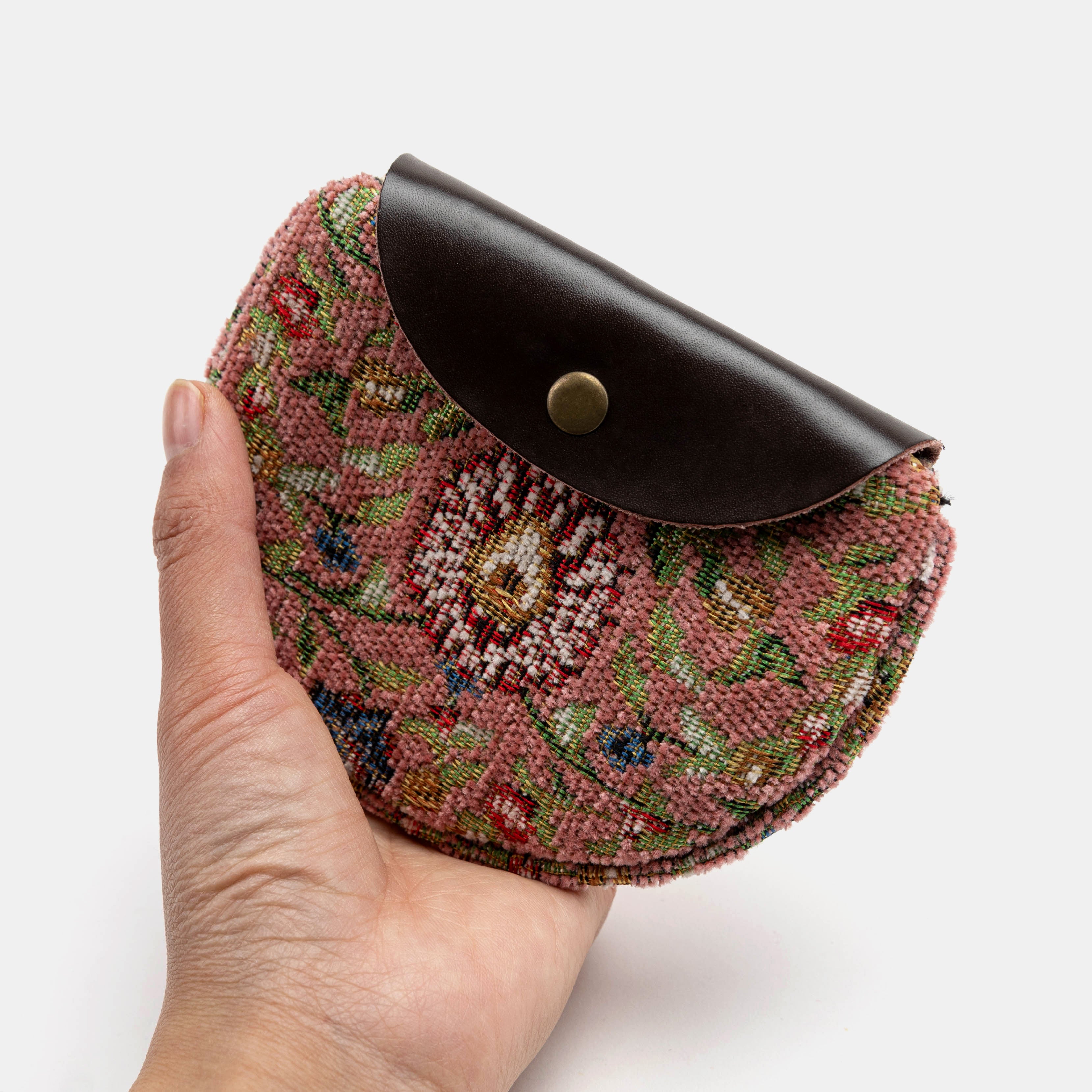 Oriental Series Rosary Bag Carpetbag of America pink holding-3