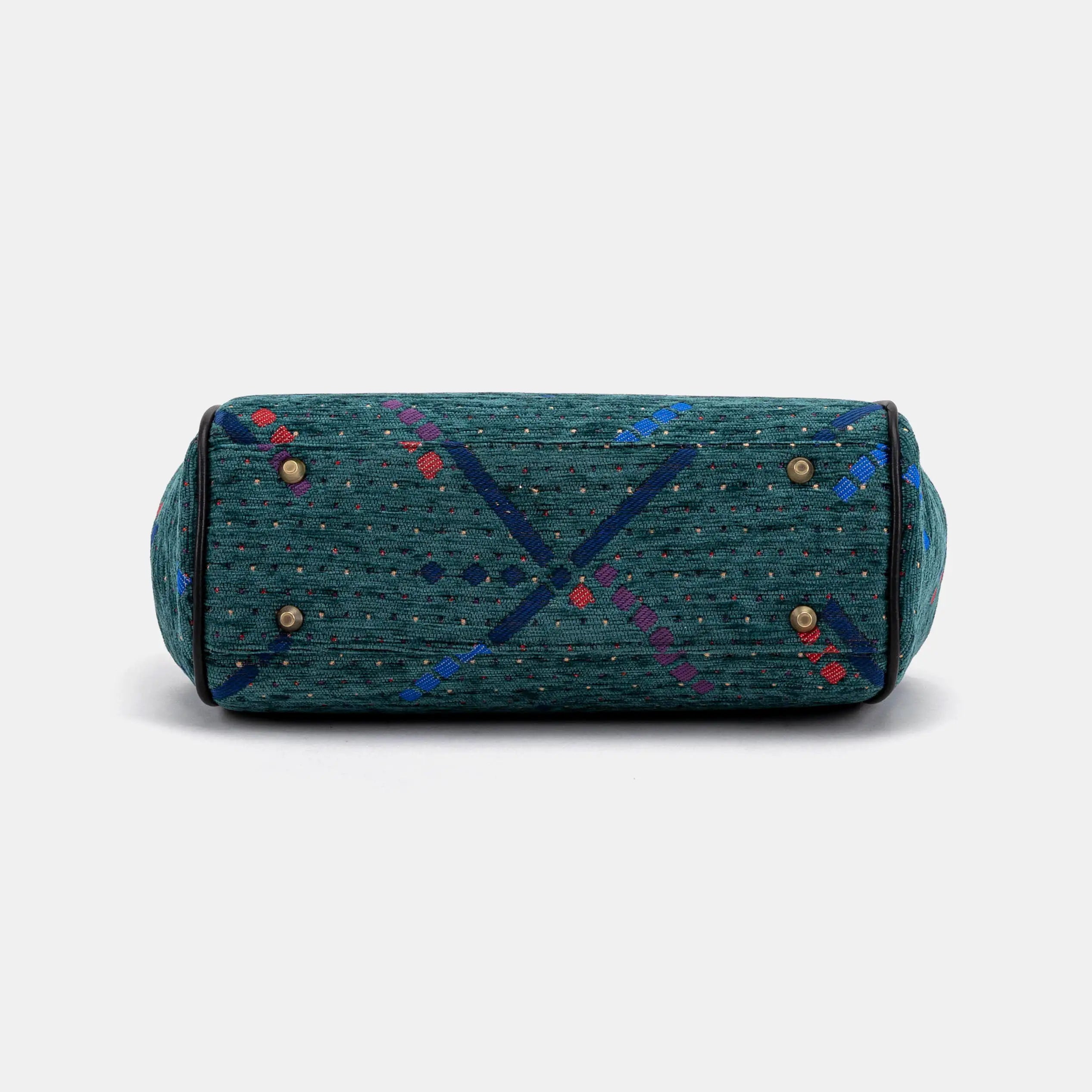PDX Portland Airport  Alma Shoulder Carpet Bag bottom