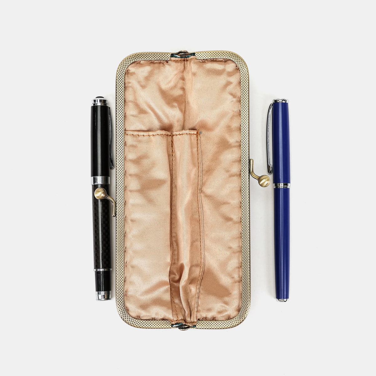 PDX Portland Airport Duo Pen Case Carpetbag of America open