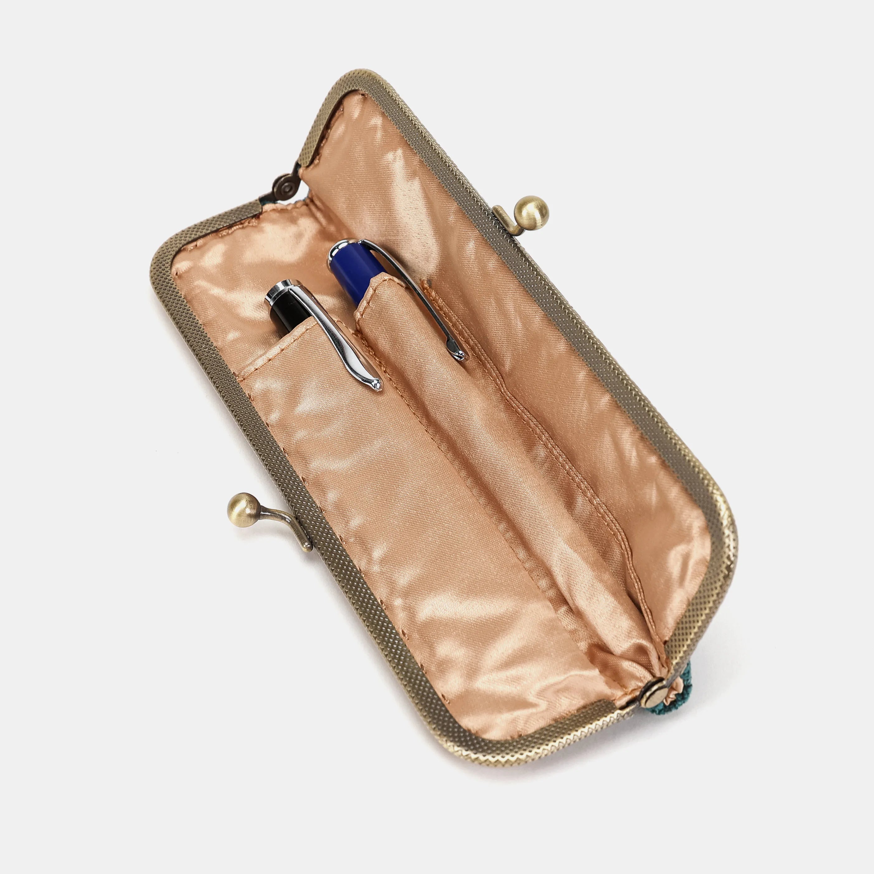 PDX Portland Airport Duo Pen Case Carpetbag of America inside