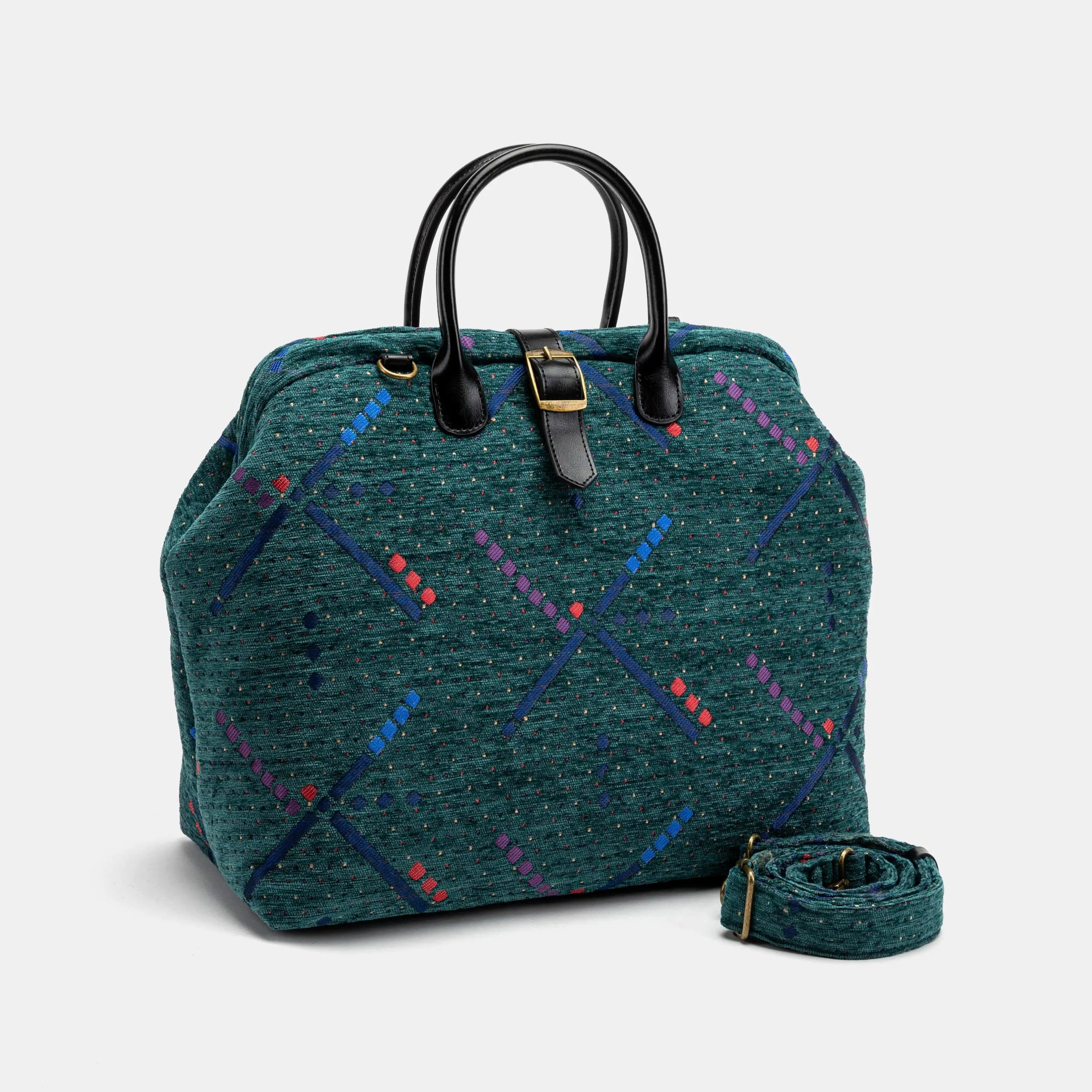 PDX Portland Airport Mary Poppins Weekender Carpetbag of America with shoulder strap