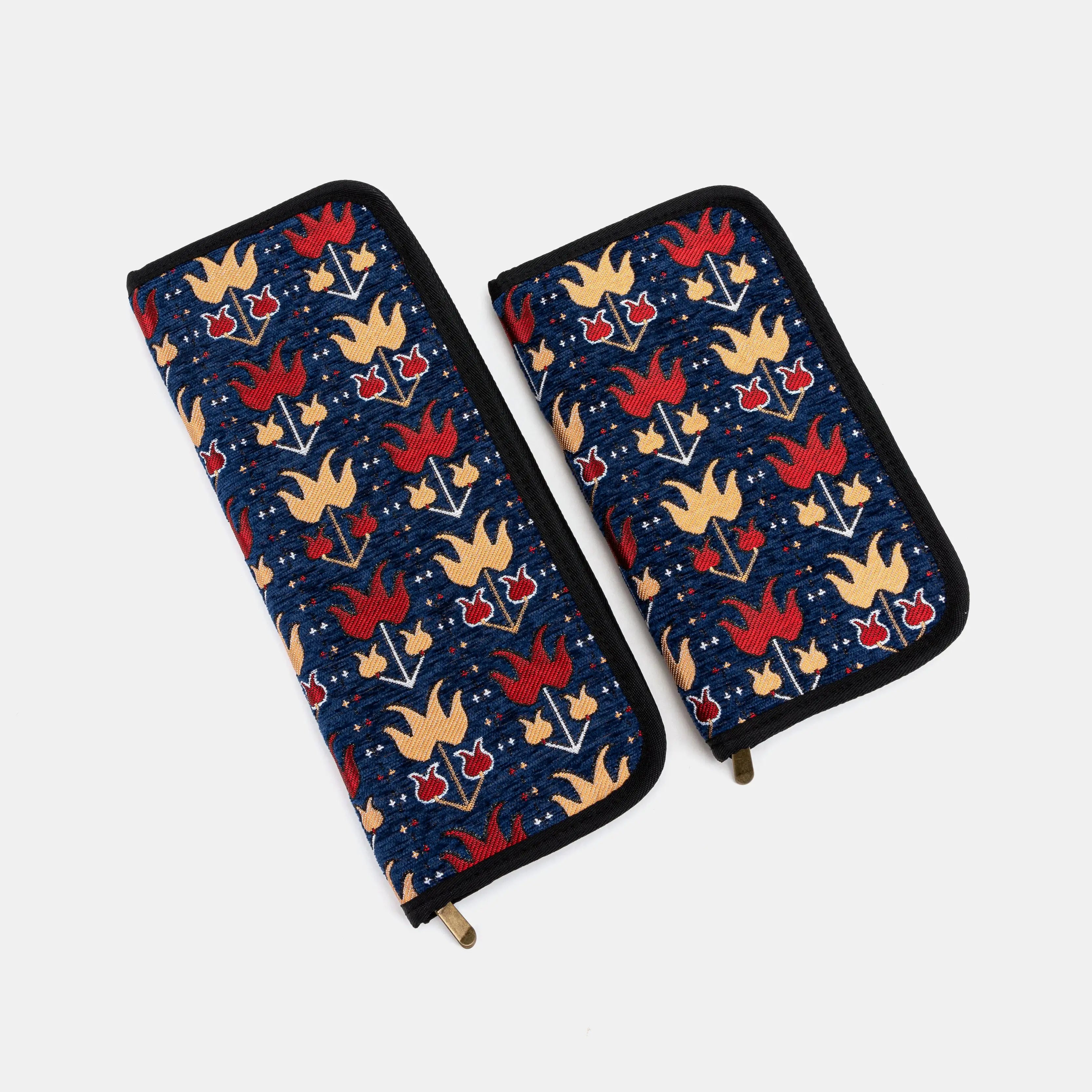 Poppy Bloom Carpet Needle Case of America main