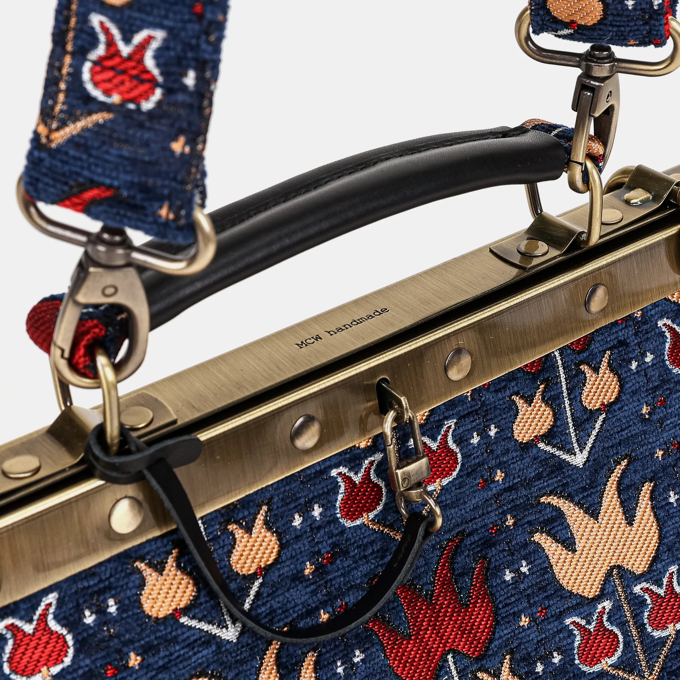 Poppy Bloom Cecile Carpet Purse Gladstone Bag of America handle