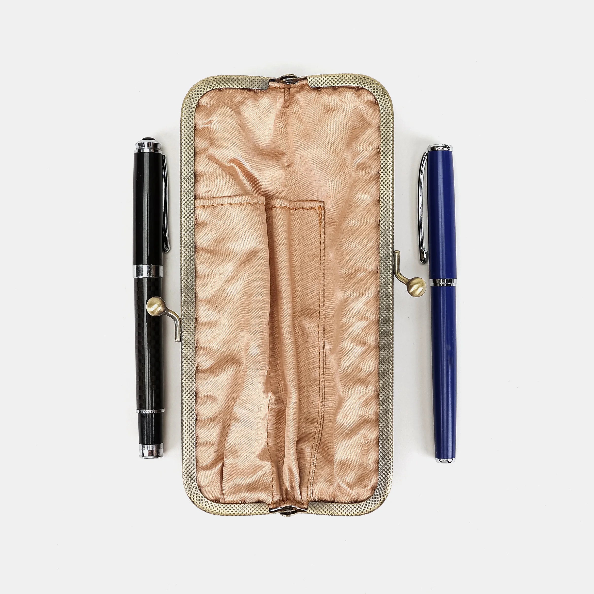 Poppy Bloom Duo Pen Case Carpetbag of America open