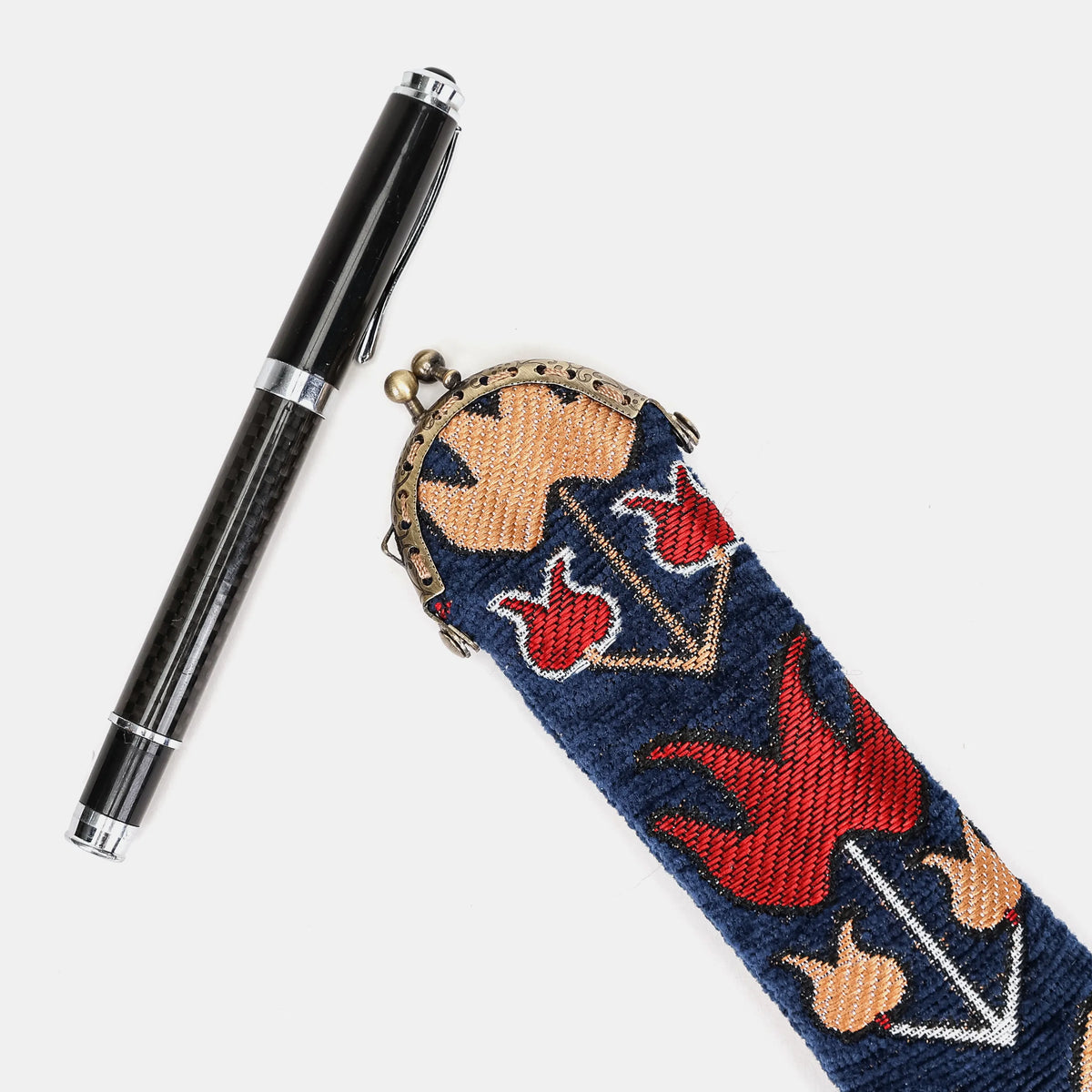 Poppy Bloom Solo Pen Case Carpetbag of America with pen