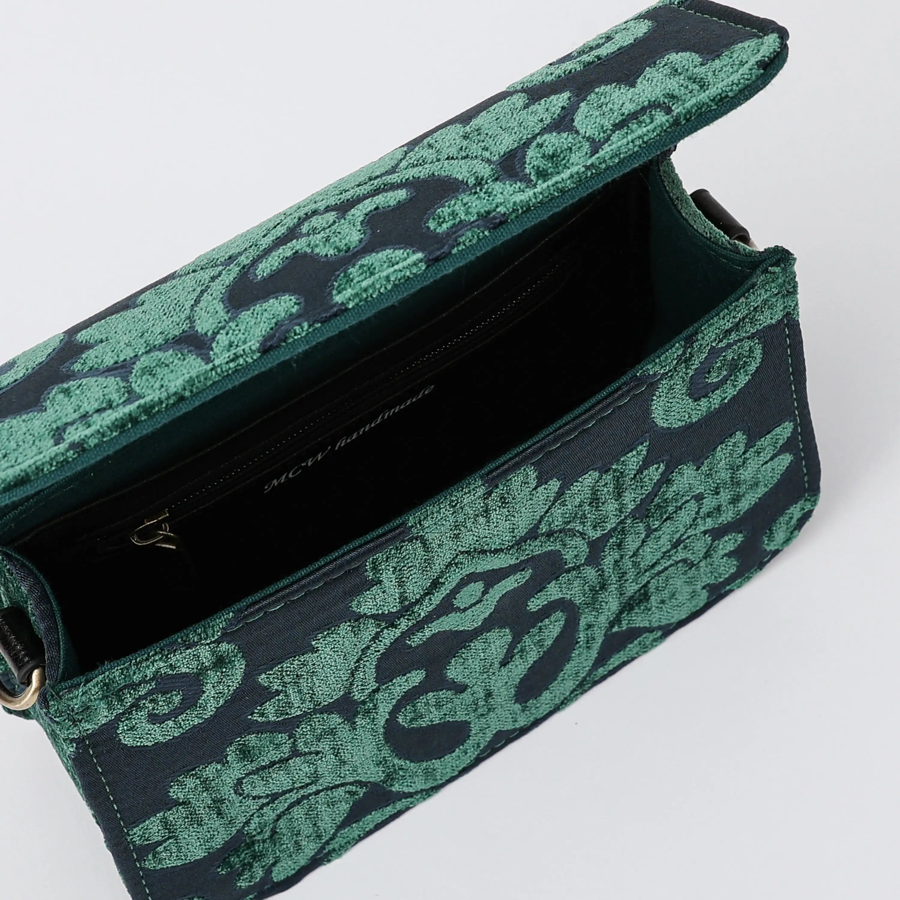 Queen Hunter Green Flap Crossbody Bag carpet bag of America opening