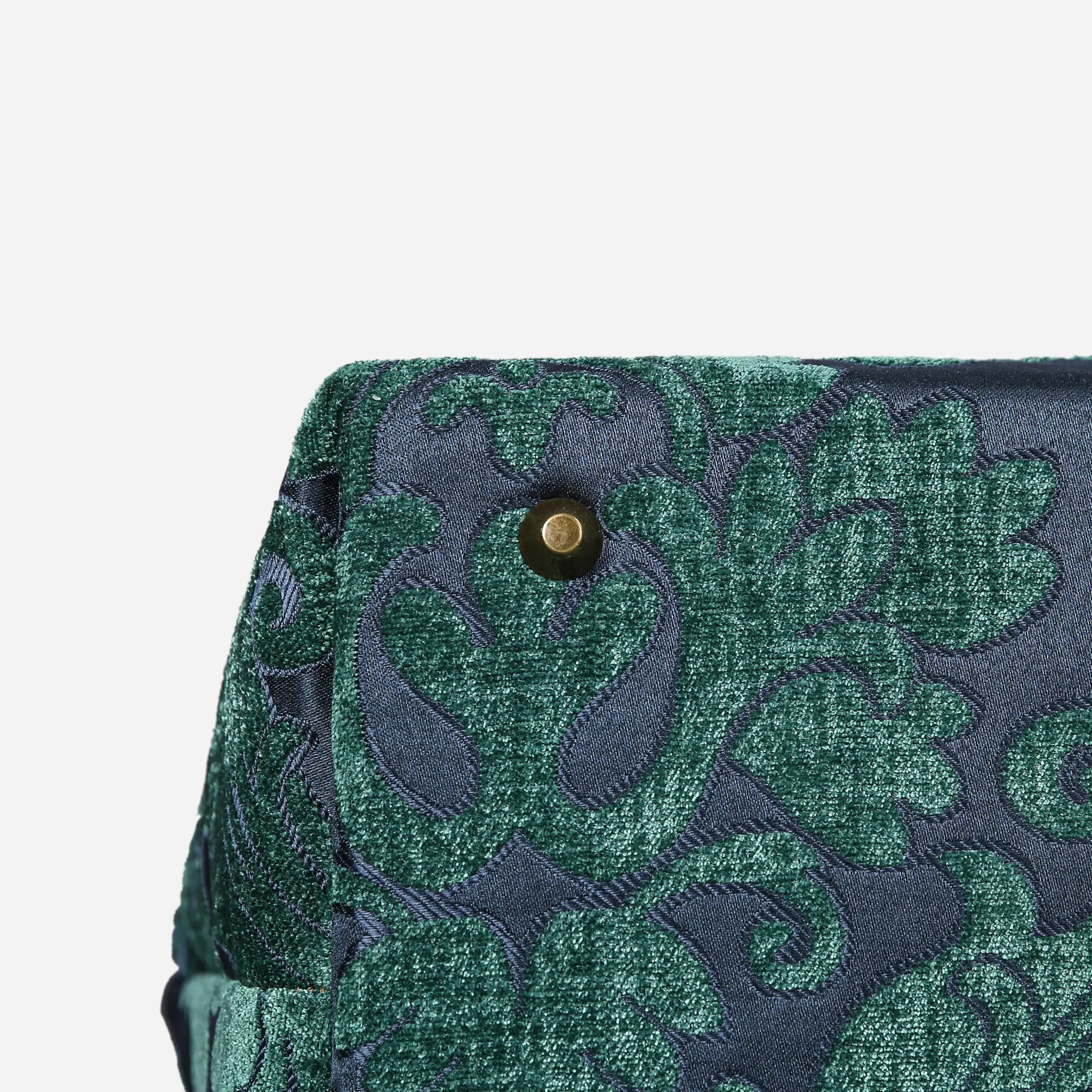 Queen Hunter Green Mary Poppins Weekender Carpetbag of America bottom