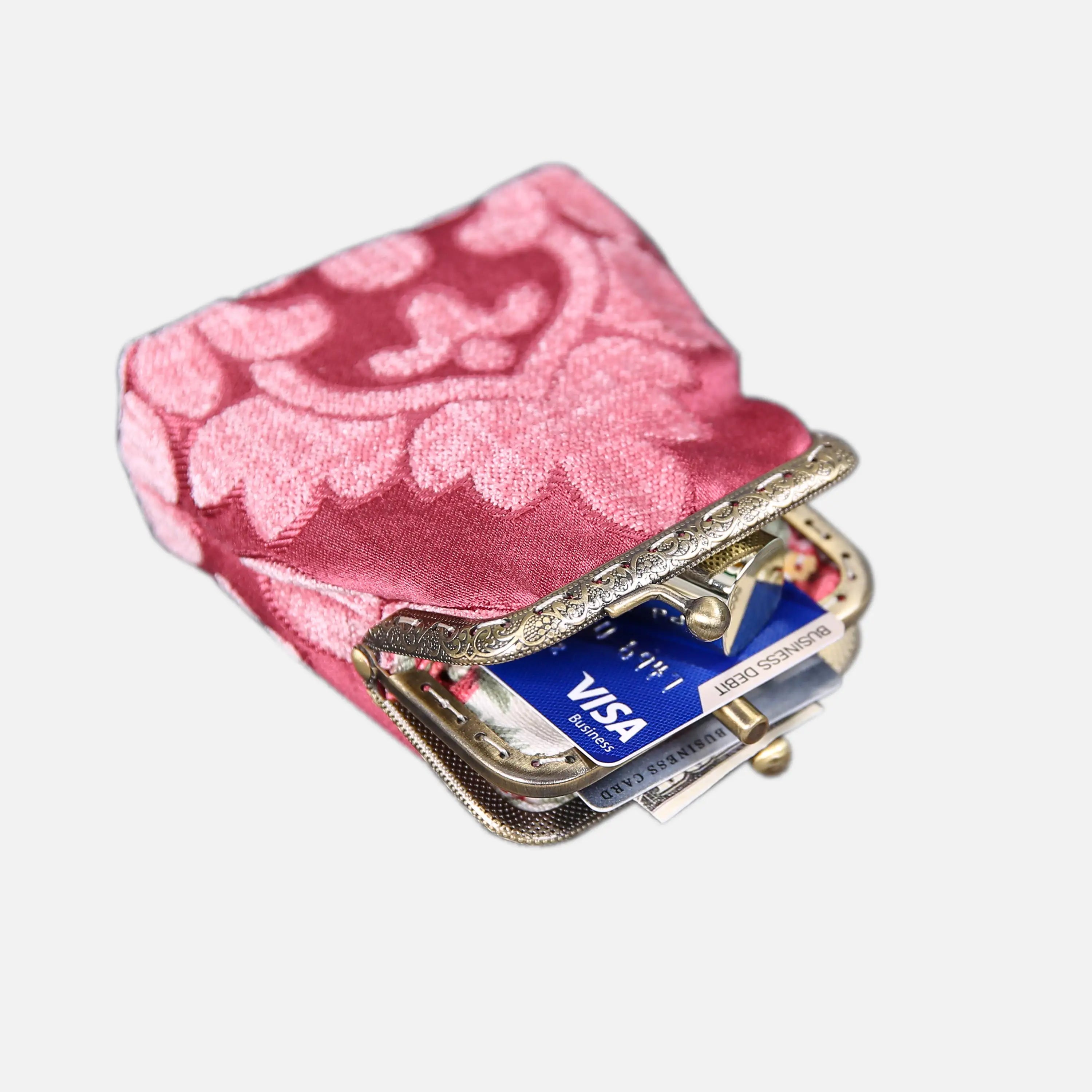 Queen Rose Pink Double Kiss Clasp Coin Purse of America in use-4
