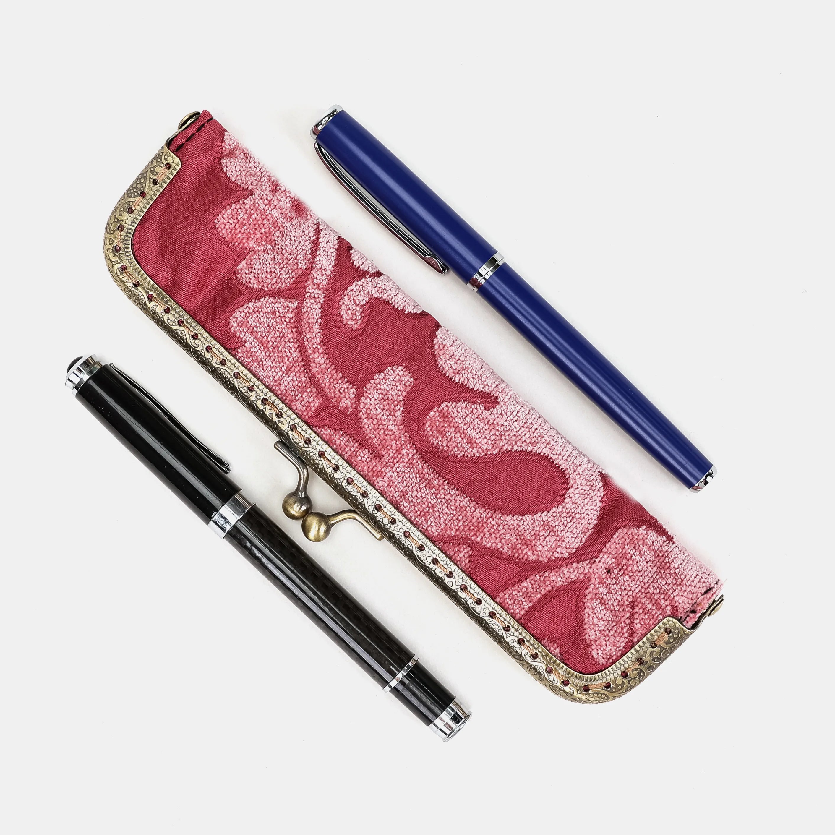 Queen Rose Pink Duo Pen Case Carpetbag of America with pens