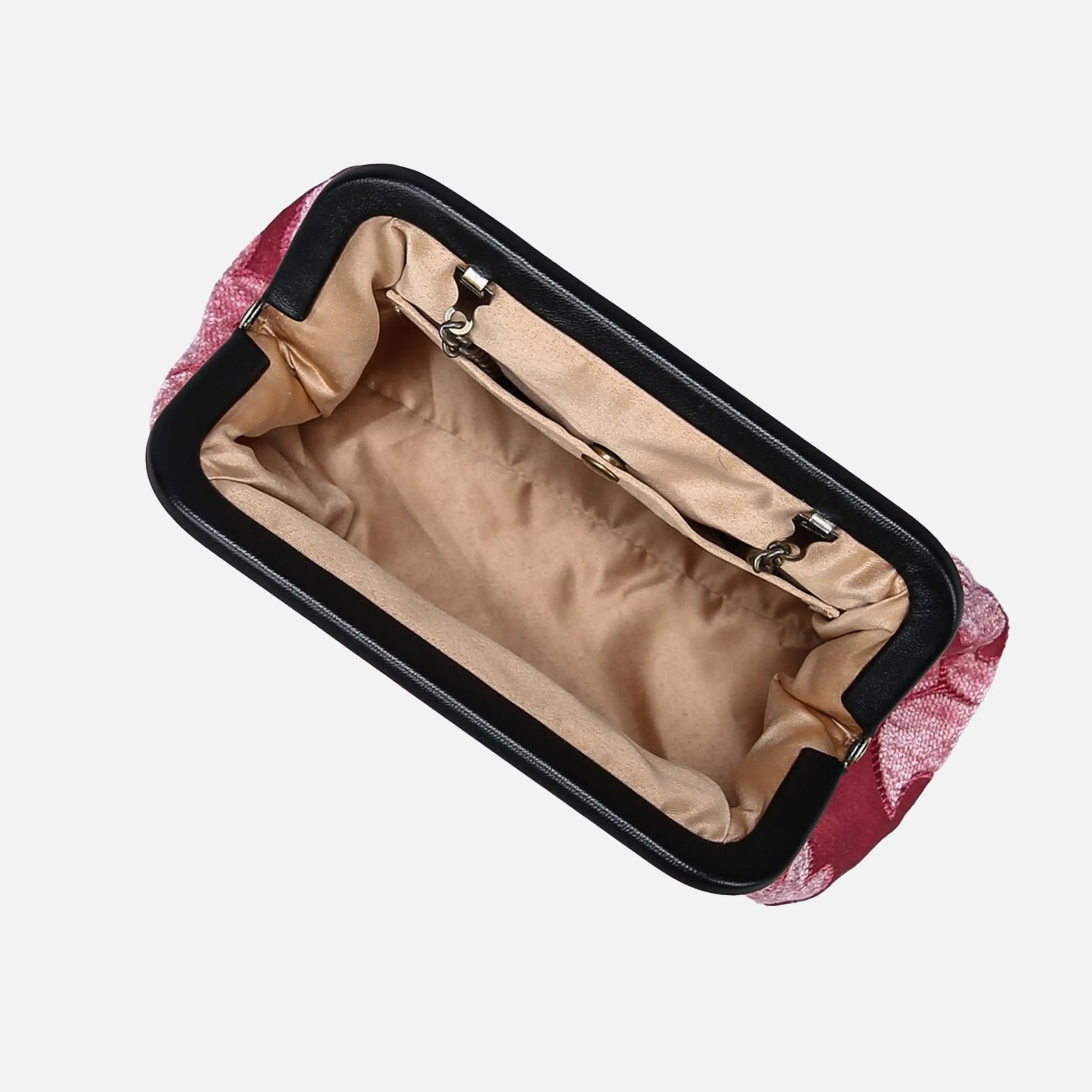 Queen Rose Pink carpet bag of America inside