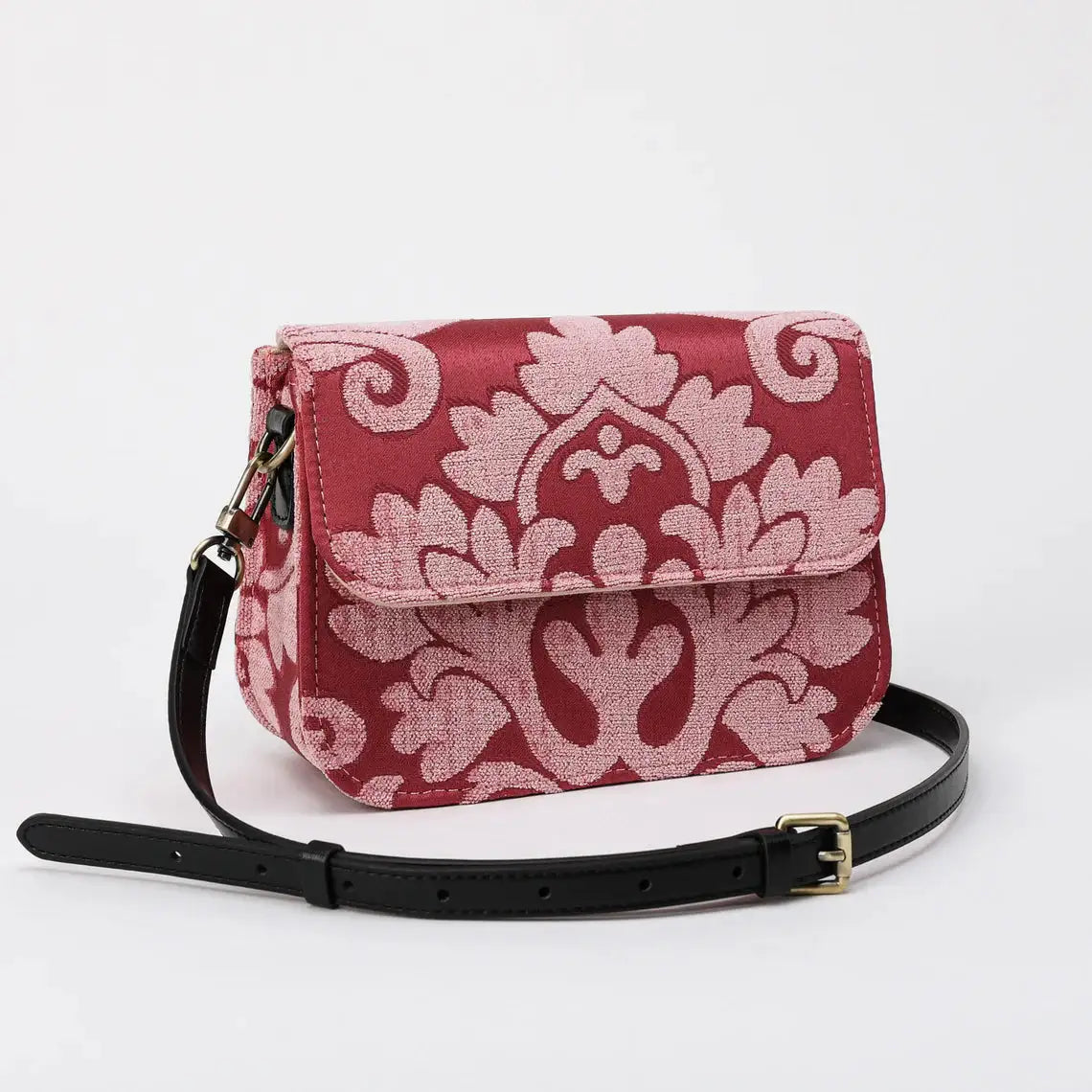 Queen Rose Pink Flap Crossbody Bag carpet bag of America front