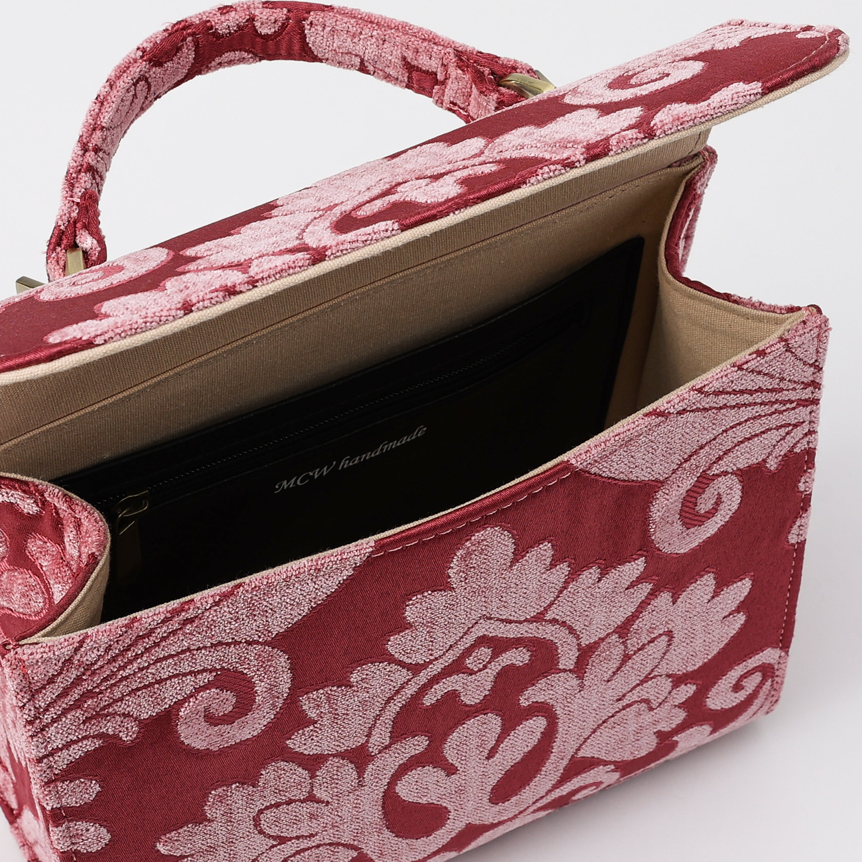 Queen Rose Pink Flap Satchel Carpetbag of America opening