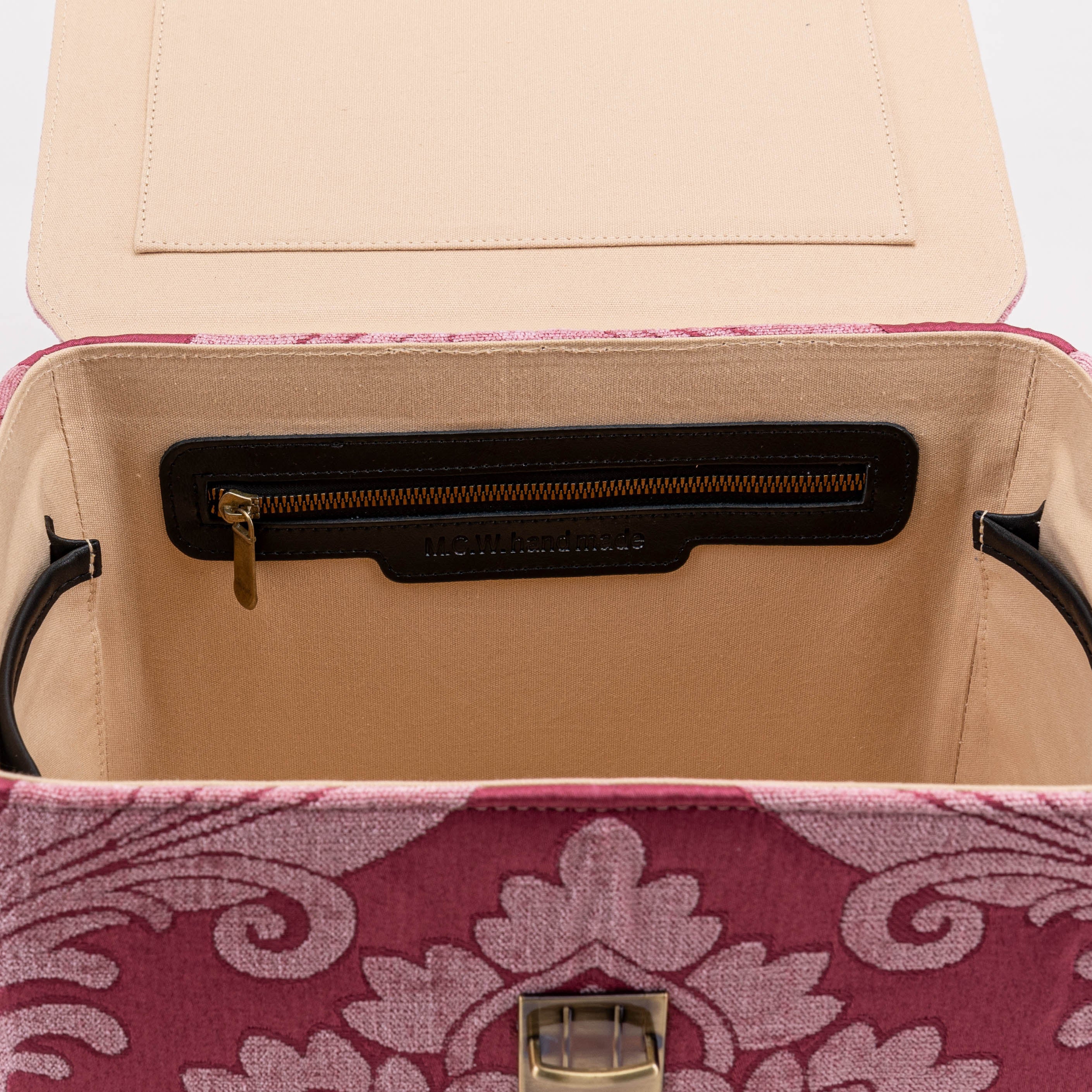 Queen Rose Pink Josephine Large Train Case of America zipper