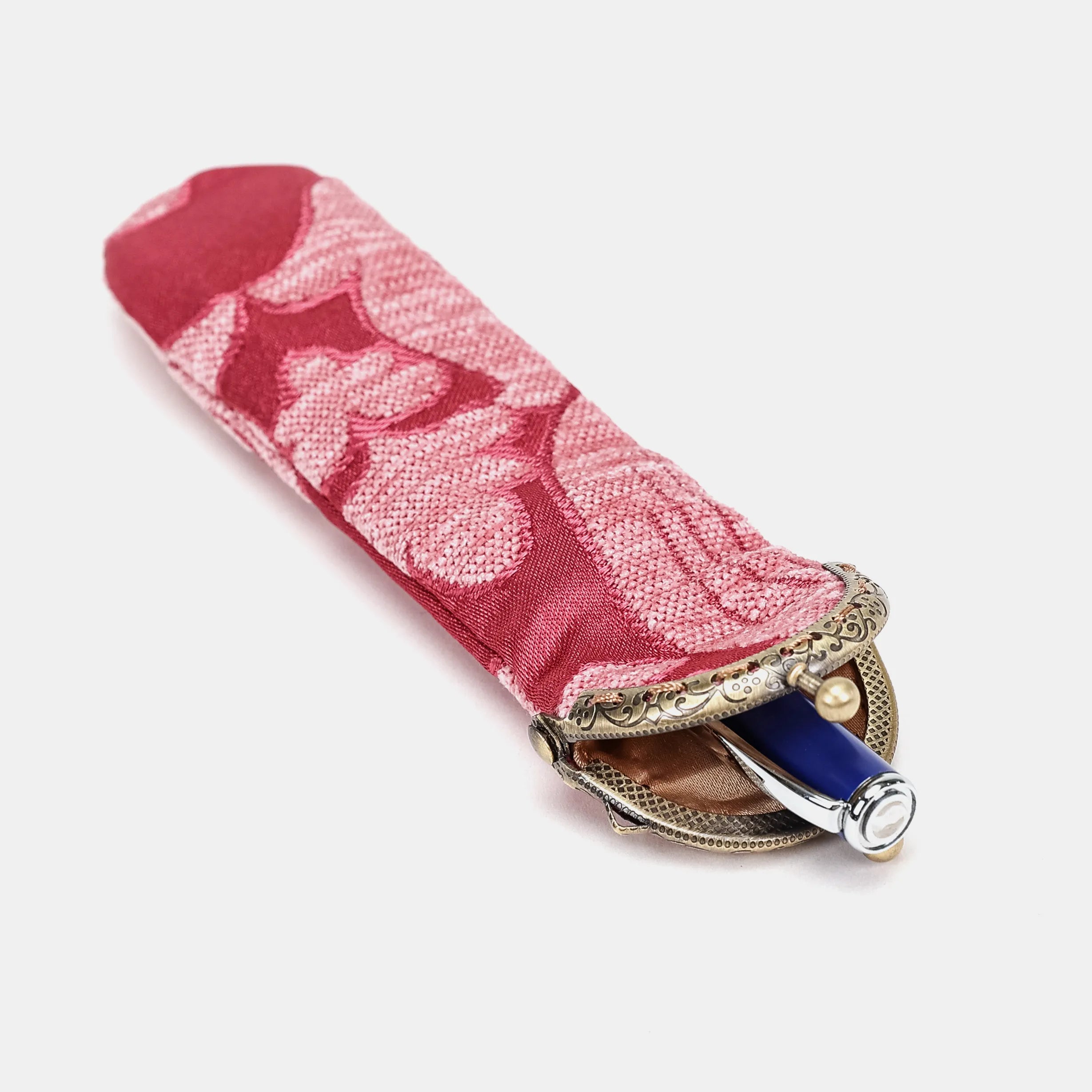 Queen Rose Pink Solo Pen Case Carpetbag of America in use