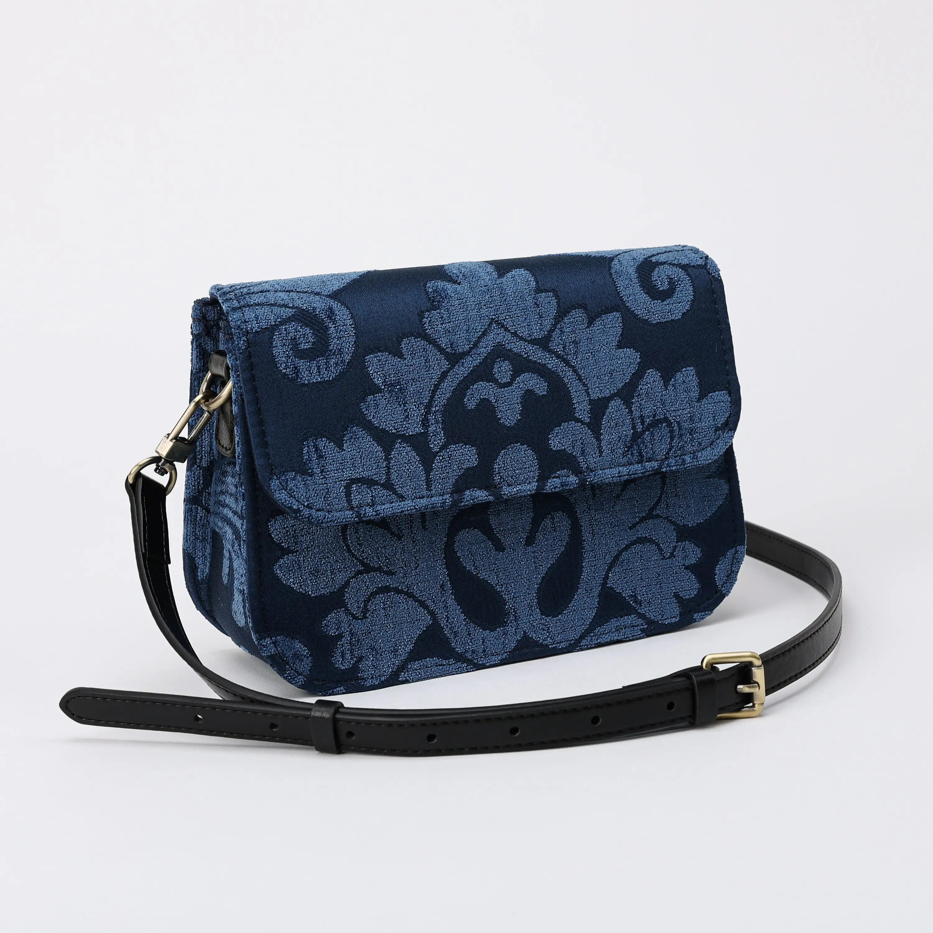 Queen Royal Blue Flap Crossbody Bag carpet bag of America front